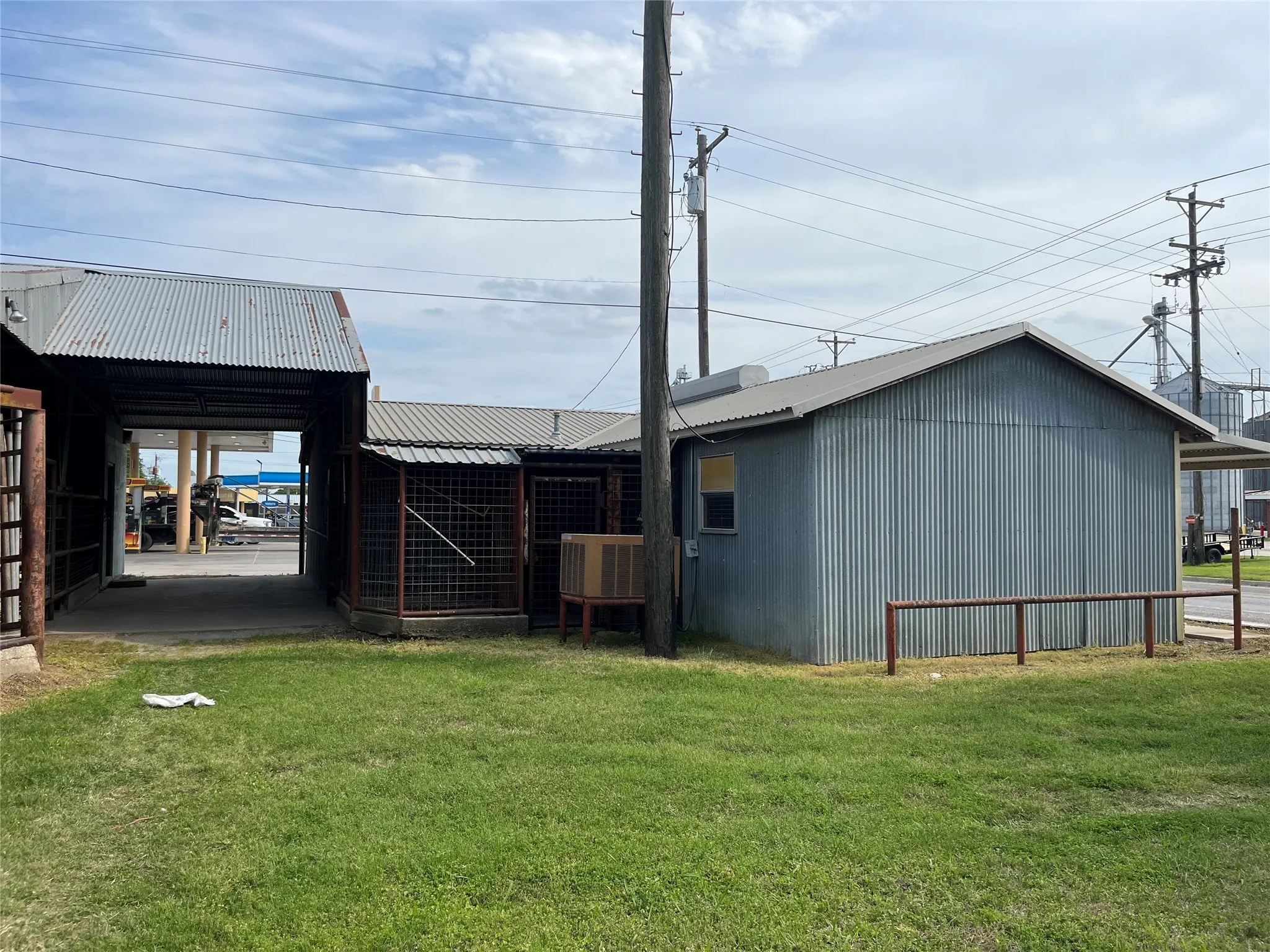 Industrial For Sale in Mc Lennan County , 106 N Front Street, Mart, Texas 76664, 0, 0, Garage spaces, 0 Sqft, built in 1967, Preowned, Price $318,000, mls#20911383, Real Estate Agent in Mart, Homes For Sale in Mc Lennan county, Homes For Sale in Mart, Realtor in Mart Texas, Real Estate Brokerage Independent Realty Texas, Luminita Cordes Realtor