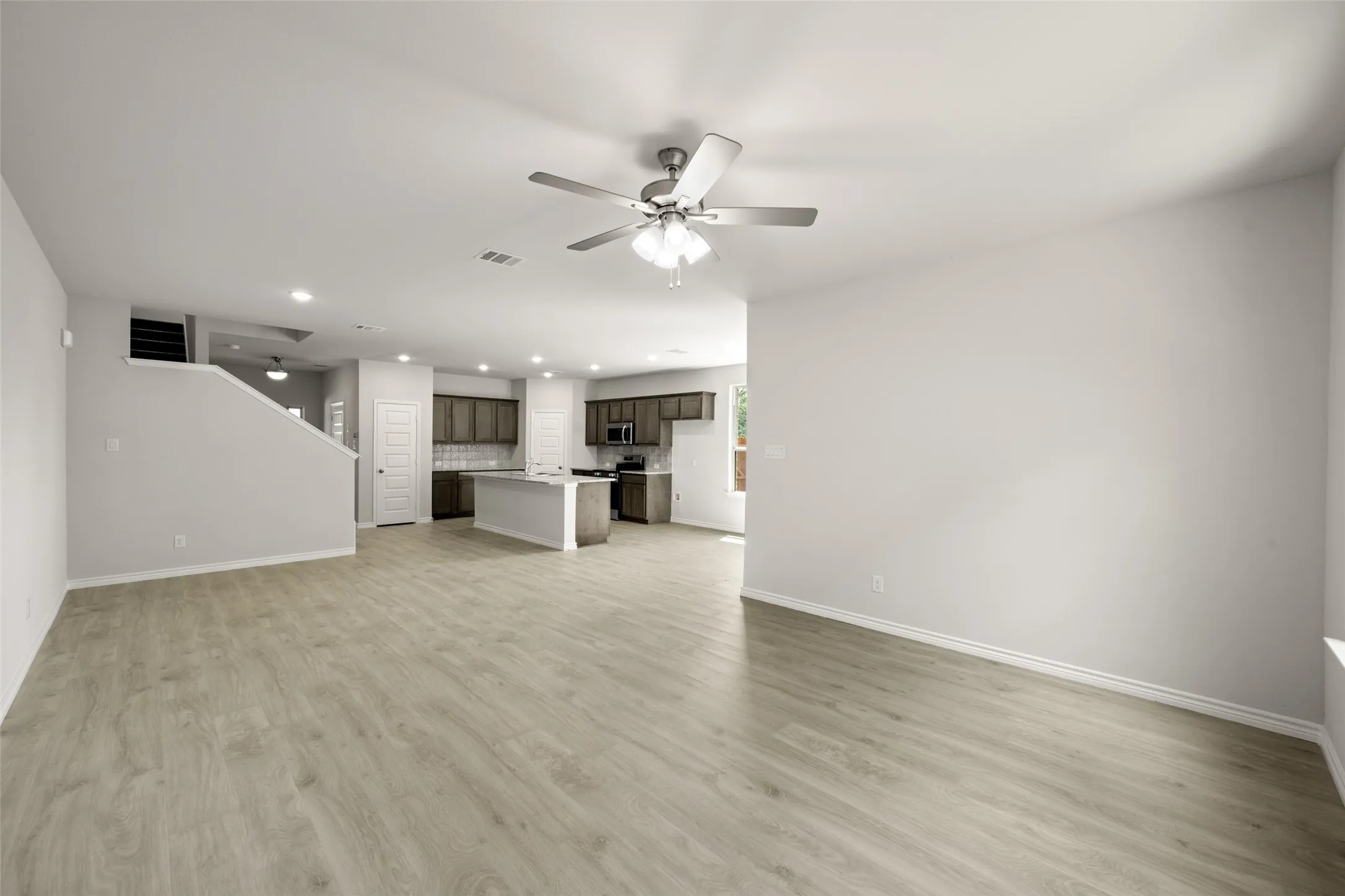 3121-3123 Long Rope- Living Room-3