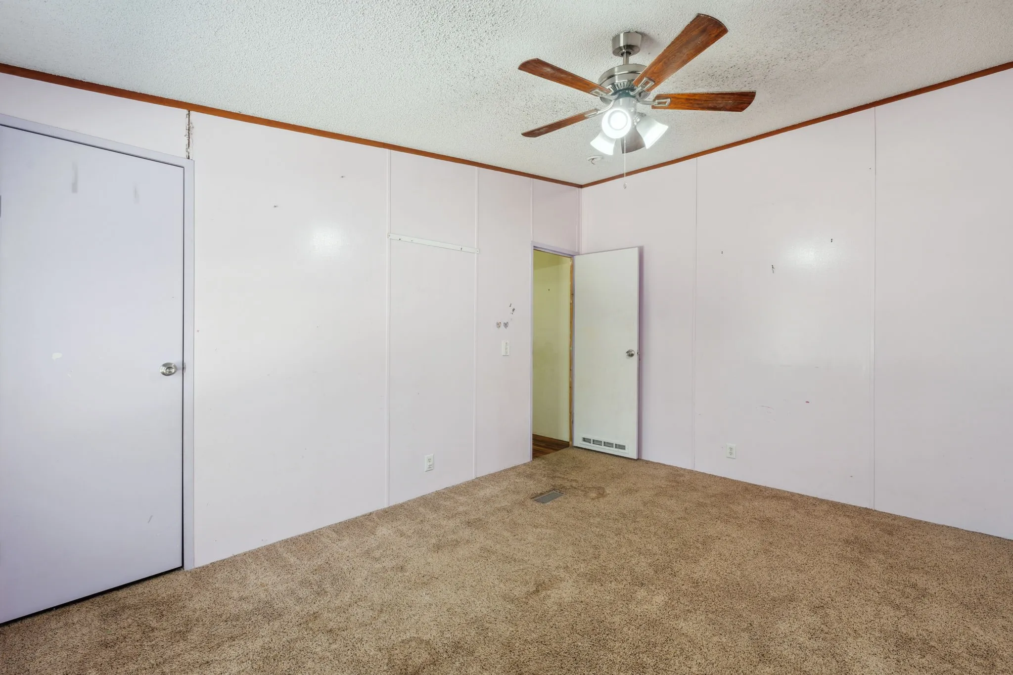 Mobile Home For Sale in Hood County , 4810 Orange Blossom Street, Granbury, Texas 76048, 4 Bedroom, 3 Bathroom, Garage spaces, 1,920 Sqft, built in 2007, mls#20912354, Real Estate Agent in Granbury, Homes For Sale in Hood county, Homes For Sale in Granbury, Realtor in Granbury Texas, Real Estate Brokerage Independent Realty Texas, Luminita Cordes Realtor