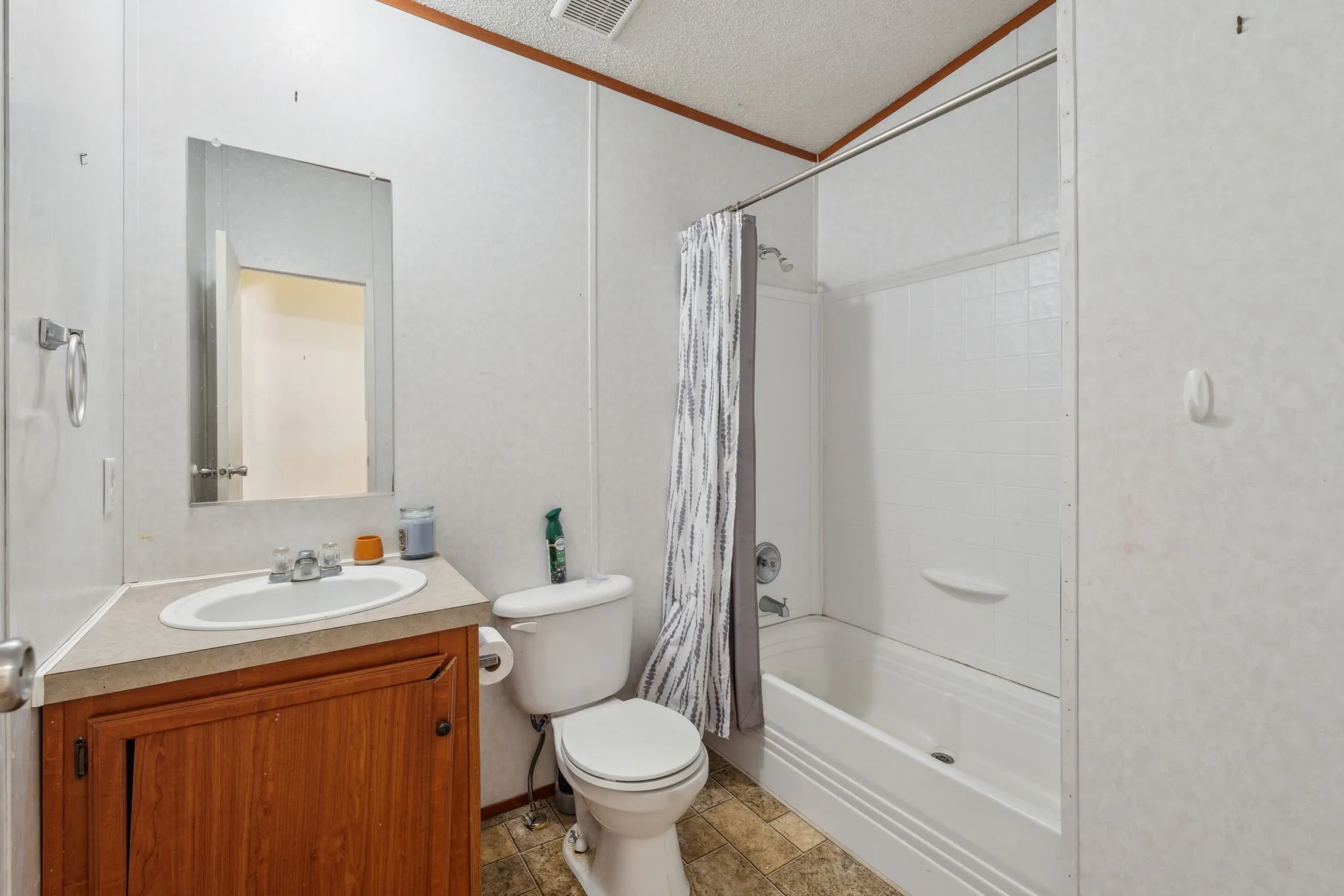 Mobile Home For Sale in Hood County , 4810 Orange Blossom Street, Granbury, Texas 76048, 4 Bedroom, 3 Bathroom, Garage spaces, 1,920 Sqft, built in 2007, mls#20912354, Real Estate Agent in Granbury, Homes For Sale in Hood county, Homes For Sale in Granbury, Realtor in Granbury Texas, Real Estate Brokerage Independent Realty Texas, Luminita Cordes Realtor