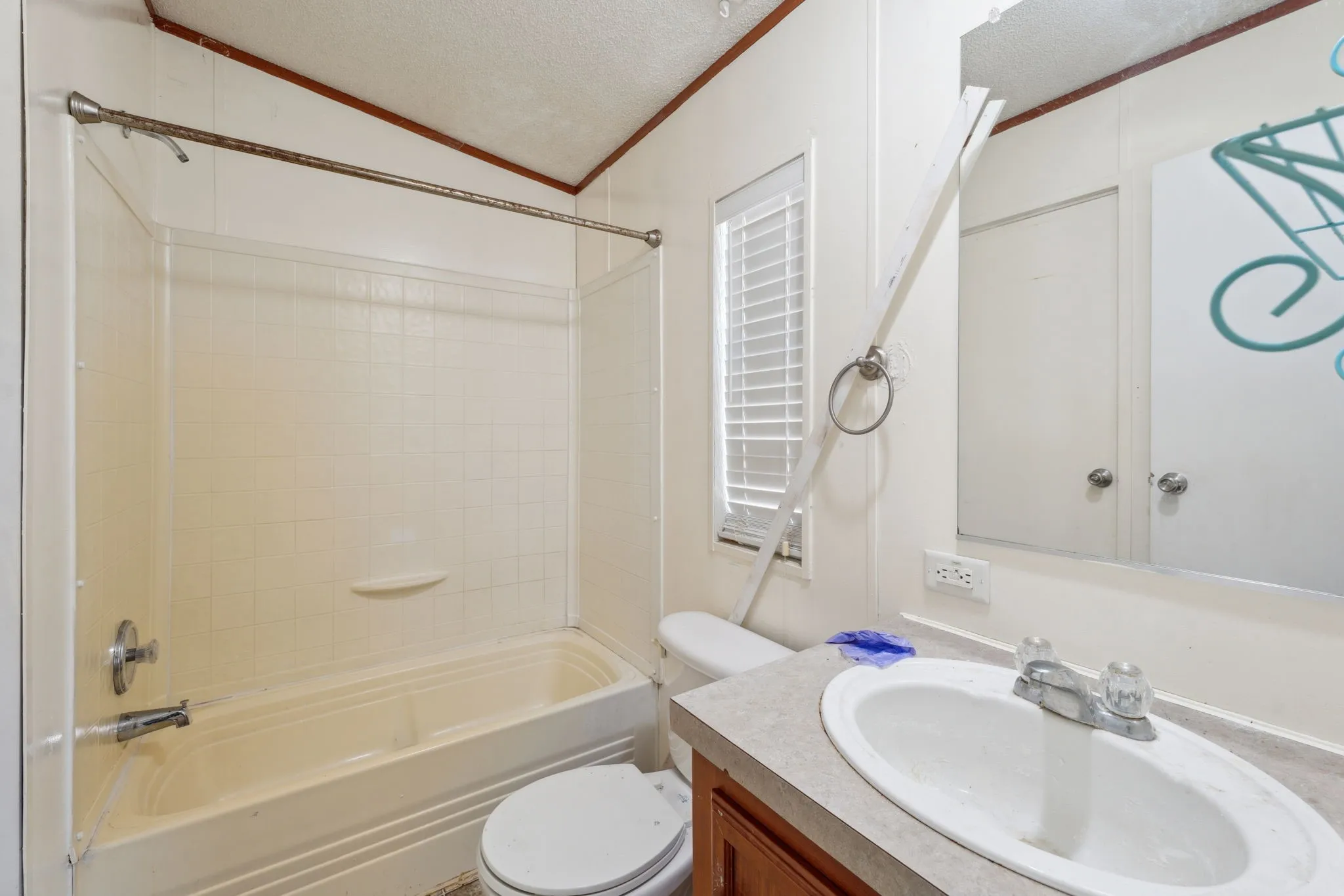 Mobile Home For Sale in Hood County , 4810 Orange Blossom Street, Granbury, Texas 76048, 4 Bedroom, 3 Bathroom, Garage spaces, 1,920 Sqft, built in 2007, mls#20912354, Real Estate Agent in Granbury, Homes For Sale in Hood county, Homes For Sale in Granbury, Realtor in Granbury Texas, Real Estate Brokerage Independent Realty Texas, Luminita Cordes Realtor