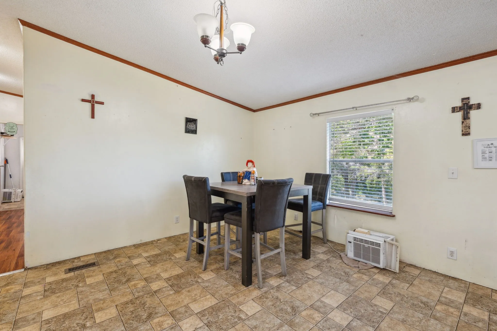Mobile Home For Sale in Hood County , 4810 Orange Blossom Street, Granbury, Texas 76048, 4 Bedroom, 3 Bathroom, Garage spaces, 1,920 Sqft, built in 2007, mls#20912354, Real Estate Agent in Granbury, Homes For Sale in Hood county, Homes For Sale in Granbury, Realtor in Granbury Texas, Real Estate Brokerage Independent Realty Texas, Luminita Cordes Realtor
