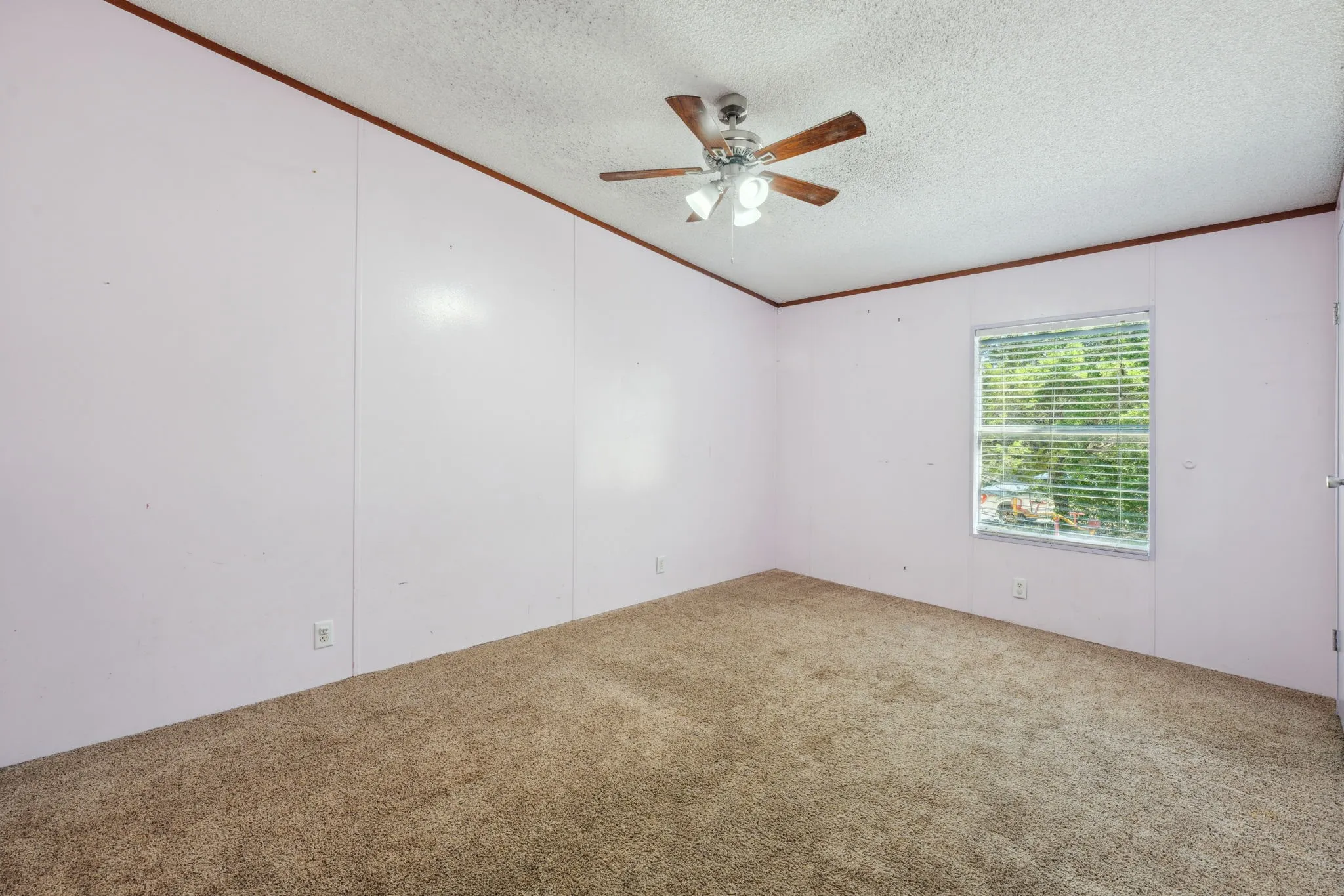 Mobile Home For Sale in Hood County , 4810 Orange Blossom Street, Granbury, Texas 76048, 4 Bedroom, 3 Bathroom, Garage spaces, 1,920 Sqft, built in 2007, mls#20912354, Real Estate Agent in Granbury, Homes For Sale in Hood county, Homes For Sale in Granbury, Realtor in Granbury Texas, Real Estate Brokerage Independent Realty Texas, Luminita Cordes Realtor