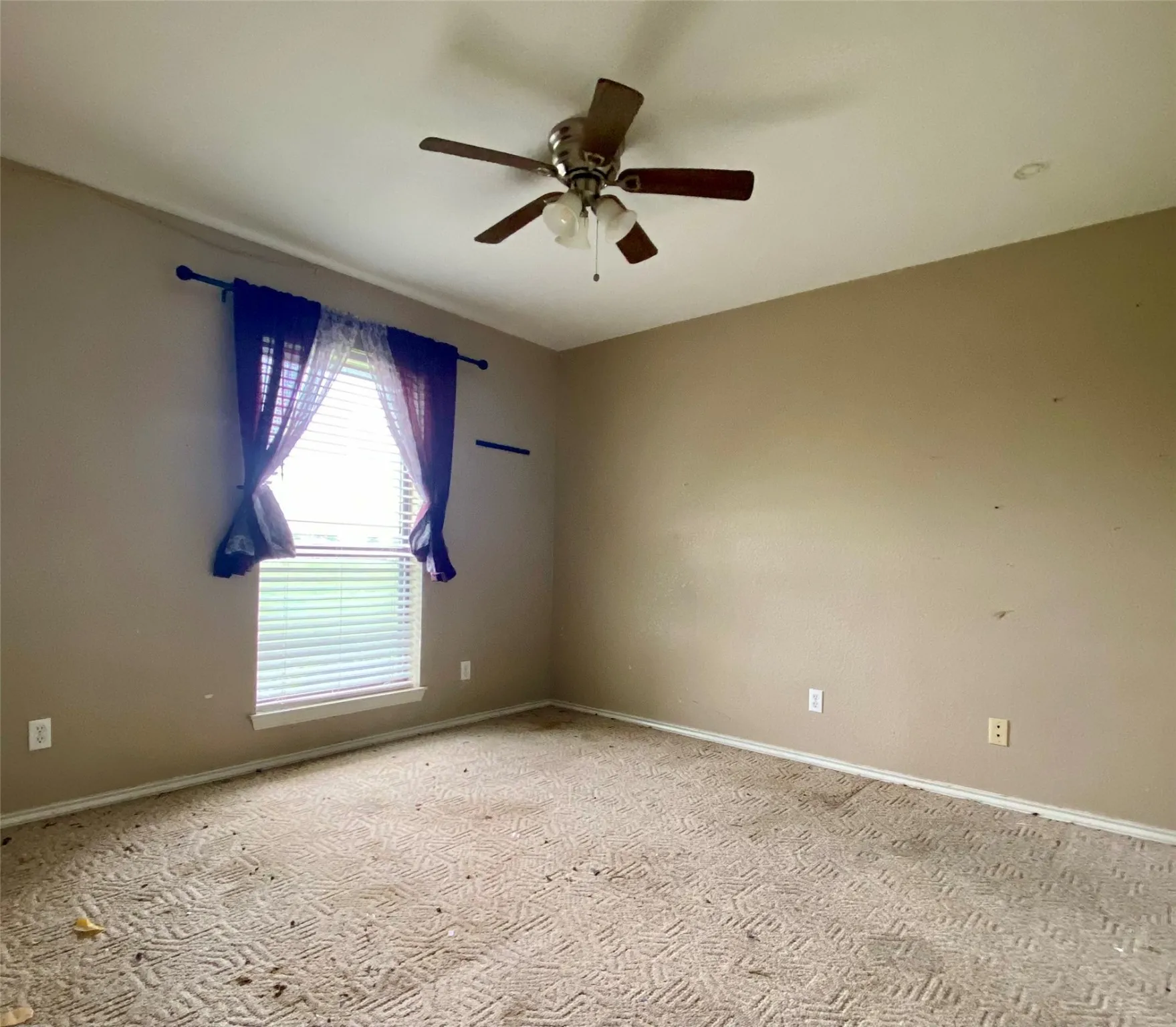 Single Family Residence For Sale in Fannin County , 218 County Road 2992, Windom, Texas 75492, 3 Bedroom, 2 Bathroom, 2 Garage spaces, 1,866 Sqft, built in 1992, Preowned, mls#20912902, Real Estate Agent in Windom, Homes For Sale in Fannin county, Homes For Sale in Windom, Realtor in Windom Texas, Real Estate Brokerage Independent Realty Texas, Luminita Cordes Realtor