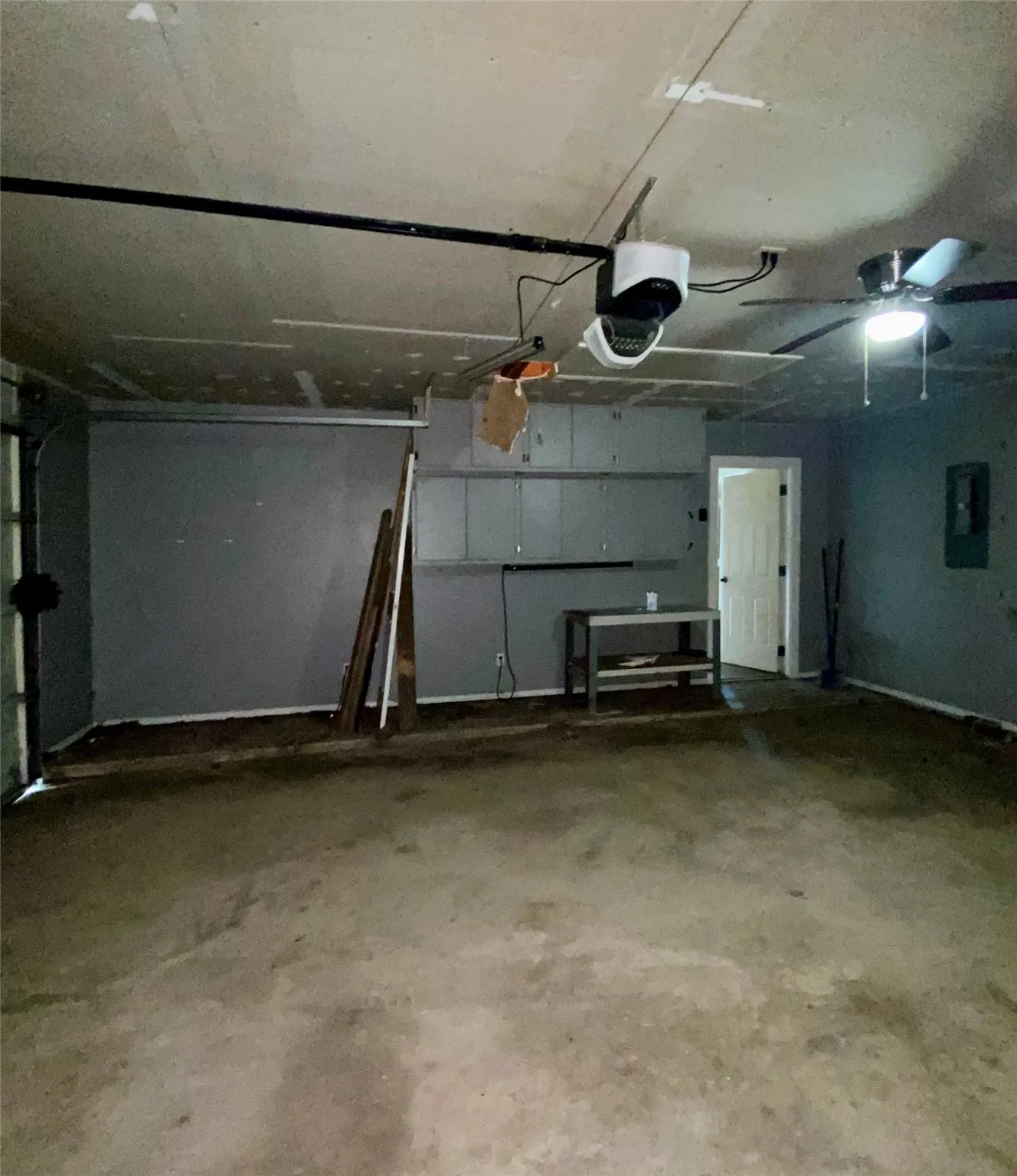 Single Family Residence For Sale in Fannin County , 218 County Road 2992, Windom, Texas 75492, 3 Bedroom, 2 Bathroom, 2 Garage spaces, 1,866 Sqft, built in 1992, Preowned, mls#20912902, Real Estate Agent in Windom, Homes For Sale in Fannin county, Homes For Sale in Windom, Realtor in Windom Texas, Real Estate Brokerage Independent Realty Texas, Luminita Cordes Realtor