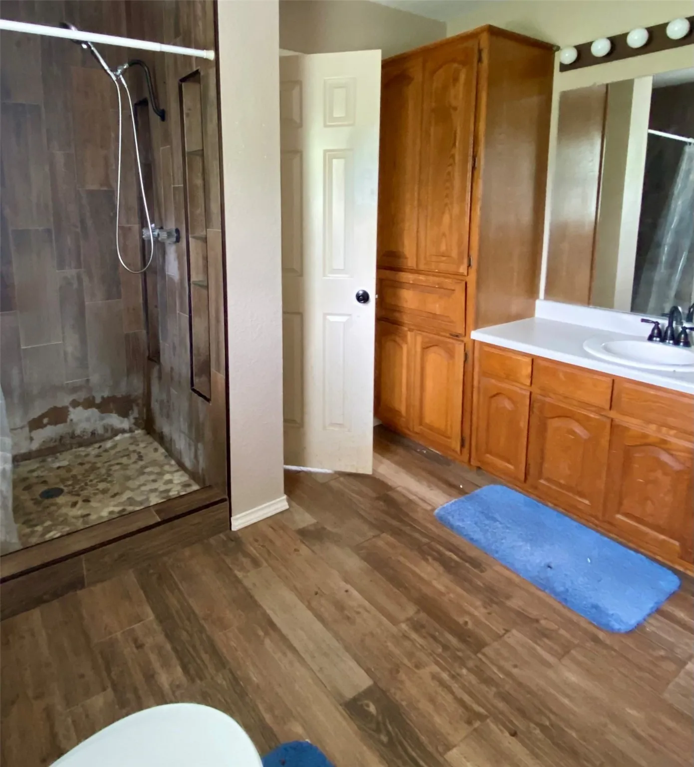 Single Family Residence For Sale in Fannin County , 218 County Road 2992, Windom, Texas 75492, 3 Bedroom, 2 Bathroom, 2 Garage spaces, 1,866 Sqft, built in 1992, Preowned, mls#20912902, Real Estate Agent in Windom, Homes For Sale in Fannin county, Homes For Sale in Windom, Realtor in Windom Texas, Real Estate Brokerage Independent Realty Texas, Luminita Cordes Realtor