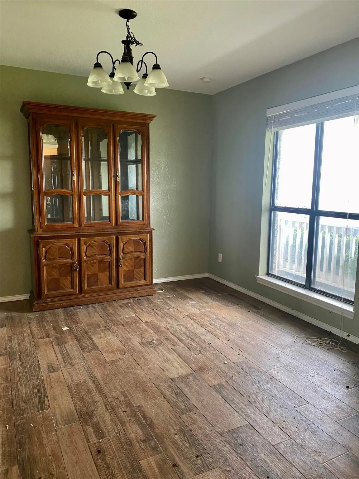 Single Family Residence For Sale in Fannin County , 218 County Road 2992, Windom, Texas 75492, 3 Bedroom, 2 Bathroom, 2 Garage spaces, 1,866 Sqft, built in 1992, Preowned, mls#20912902, Real Estate Agent in Windom, Homes For Sale in Fannin county, Homes For Sale in Windom, Realtor in Windom Texas, Real Estate Brokerage Independent Realty Texas, Luminita Cordes Realtor
