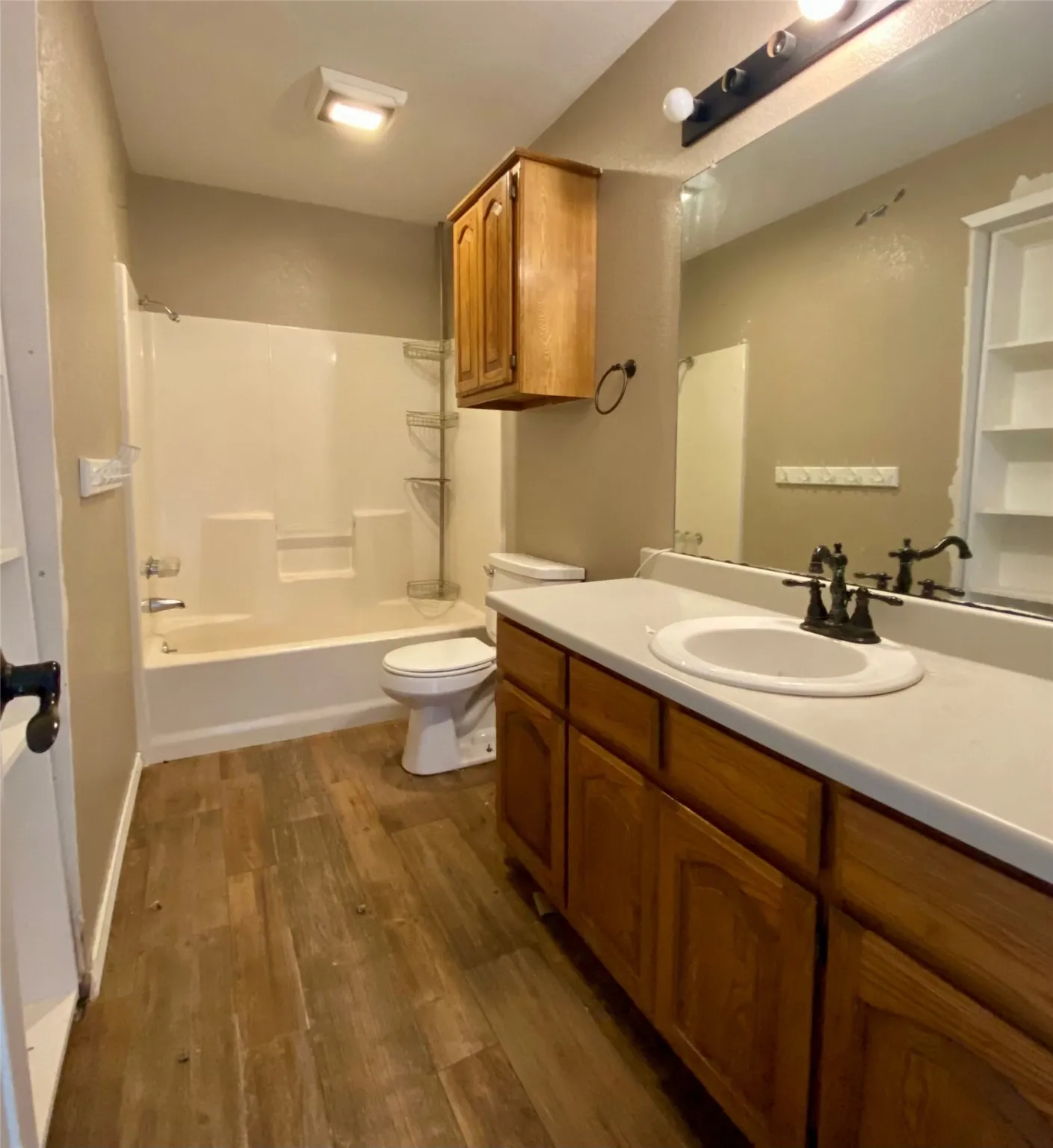 Single Family Residence For Sale in Fannin County , 218 County Road 2992, Windom, Texas 75492, 3 Bedroom, 2 Bathroom, 2 Garage spaces, 1,866 Sqft, built in 1992, Preowned, mls#20912902, Real Estate Agent in Windom, Homes For Sale in Fannin county, Homes For Sale in Windom, Realtor in Windom Texas, Real Estate Brokerage Independent Realty Texas, Luminita Cordes Realtor