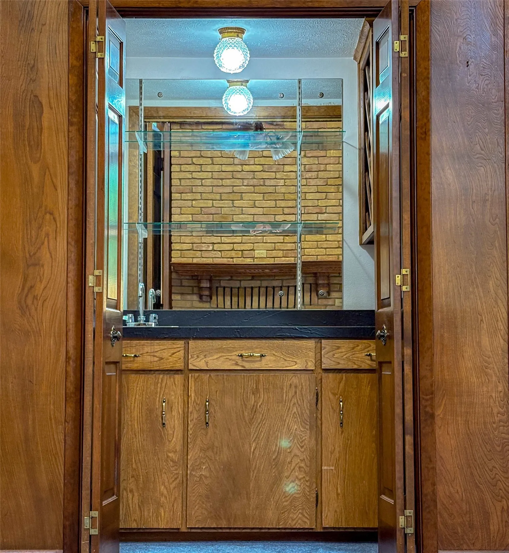 WET BAR
