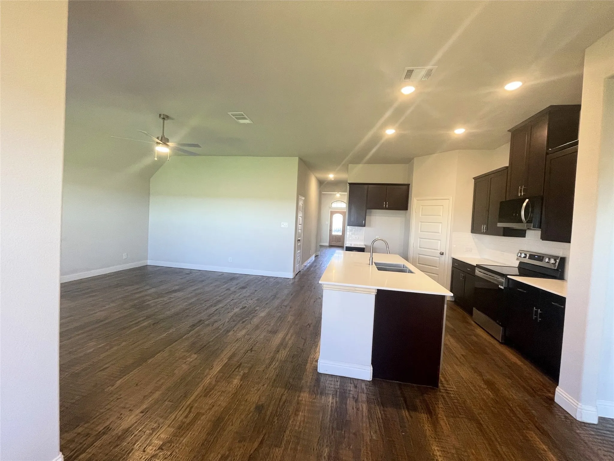 Single Family Residence For Sale in Rockwall County , 6109 Rodin Drive, Royse City, Texas 75189, 3 Bedroom, 2 Bathroom, 2 Garage spaces, 1,873 Sqft, built in 2025, New Construction - Incomplete, mls#20913130, Real Estate Agent in Royse City, Homes For Sale in Rockwall county, Homes For Sale in Royse City, Realtor in Royse City Texas, Real Estate Brokerage Independent Realty Texas, Luminita Cordes Realtor