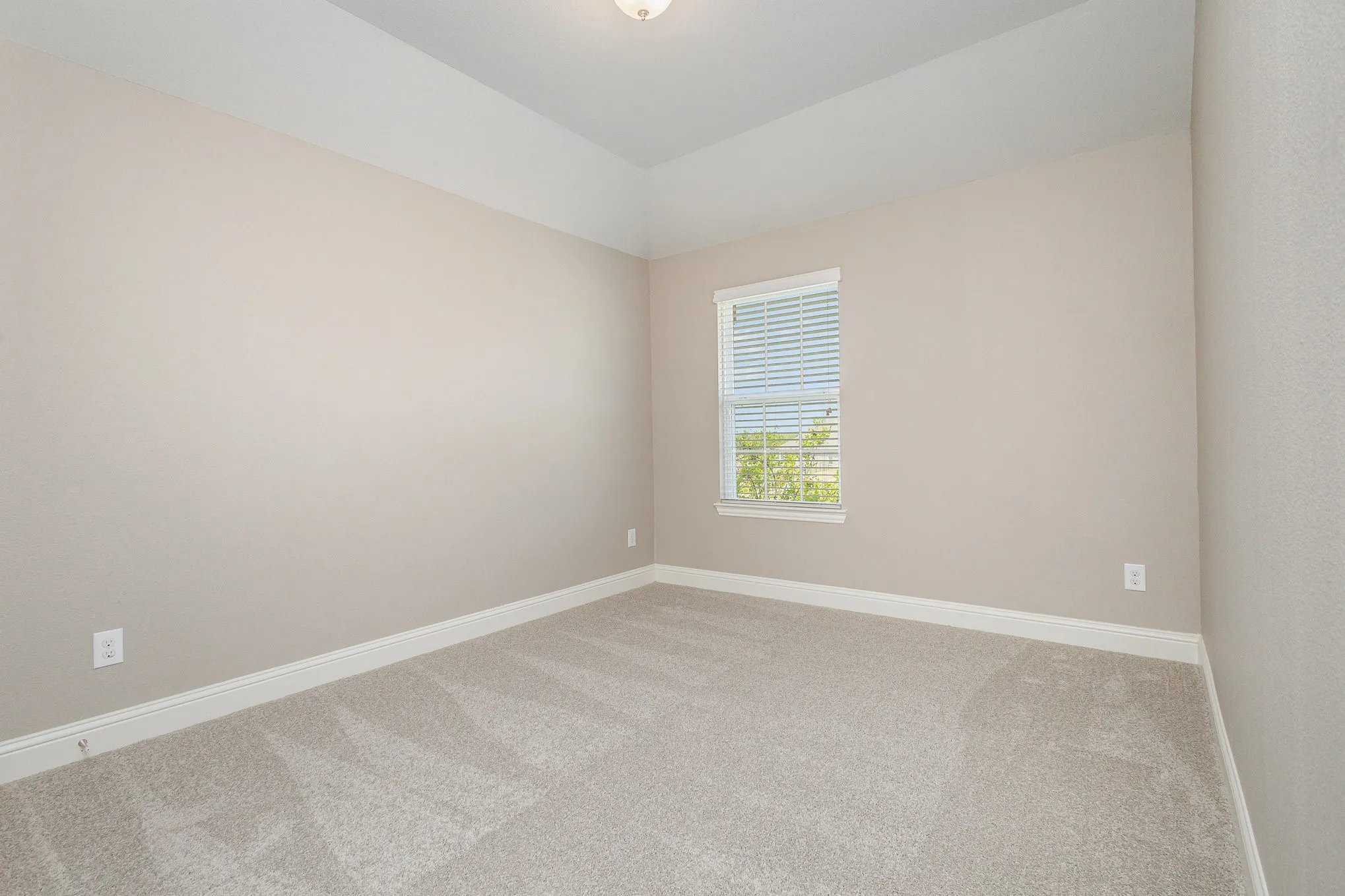 Single Family Residence For Sale in Collin County , 3933 Clear Water Lane, Nevada, Texas 75173, 4 Bedroom, 3 Bathroom, 2 Garage spaces, 2,819 Sqft, built in 2017, Preowned, mls#20913509, Real Estate Agent in Nevada, Homes For Sale in Collin county, Homes For Sale in Nevada, Realtor in Nevada Texas, Real Estate Brokerage Independent Realty Texas, Luminita Cordes Realtor