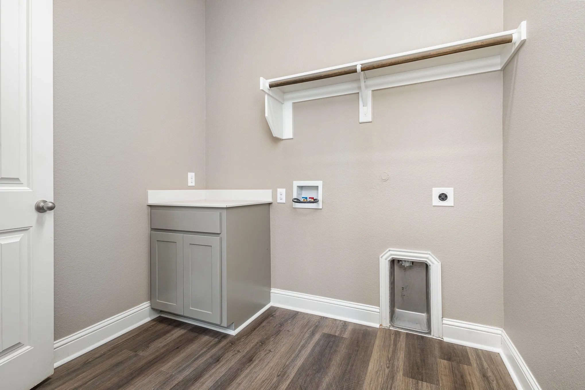 Single Family Residence For Sale in Collin County , 3933 Clear Water Lane, Nevada, Texas 75173, 4 Bedroom, 3 Bathroom, 2 Garage spaces, 2,819 Sqft, built in 2017, Preowned, mls#20913509, Real Estate Agent in Nevada, Homes For Sale in Collin county, Homes For Sale in Nevada, Realtor in Nevada Texas, Real Estate Brokerage Independent Realty Texas, Luminita Cordes Realtor