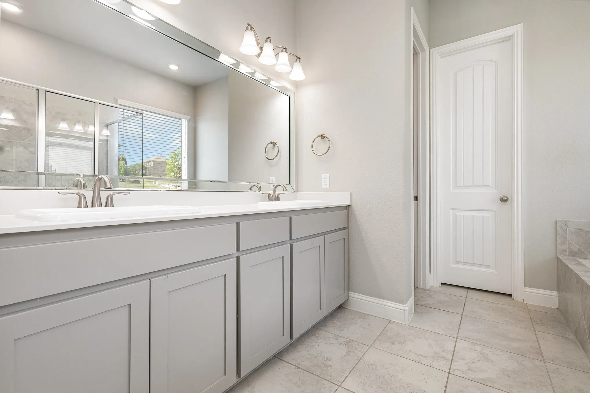 Single Family Residence For Sale in Collin County , 3933 Clear Water Lane, Nevada, Texas 75173, 4 Bedroom, 3 Bathroom, 2 Garage spaces, 2,819 Sqft, built in 2017, Preowned, mls#20913509, Real Estate Agent in Nevada, Homes For Sale in Collin county, Homes For Sale in Nevada, Realtor in Nevada Texas, Real Estate Brokerage Independent Realty Texas, Luminita Cordes Realtor