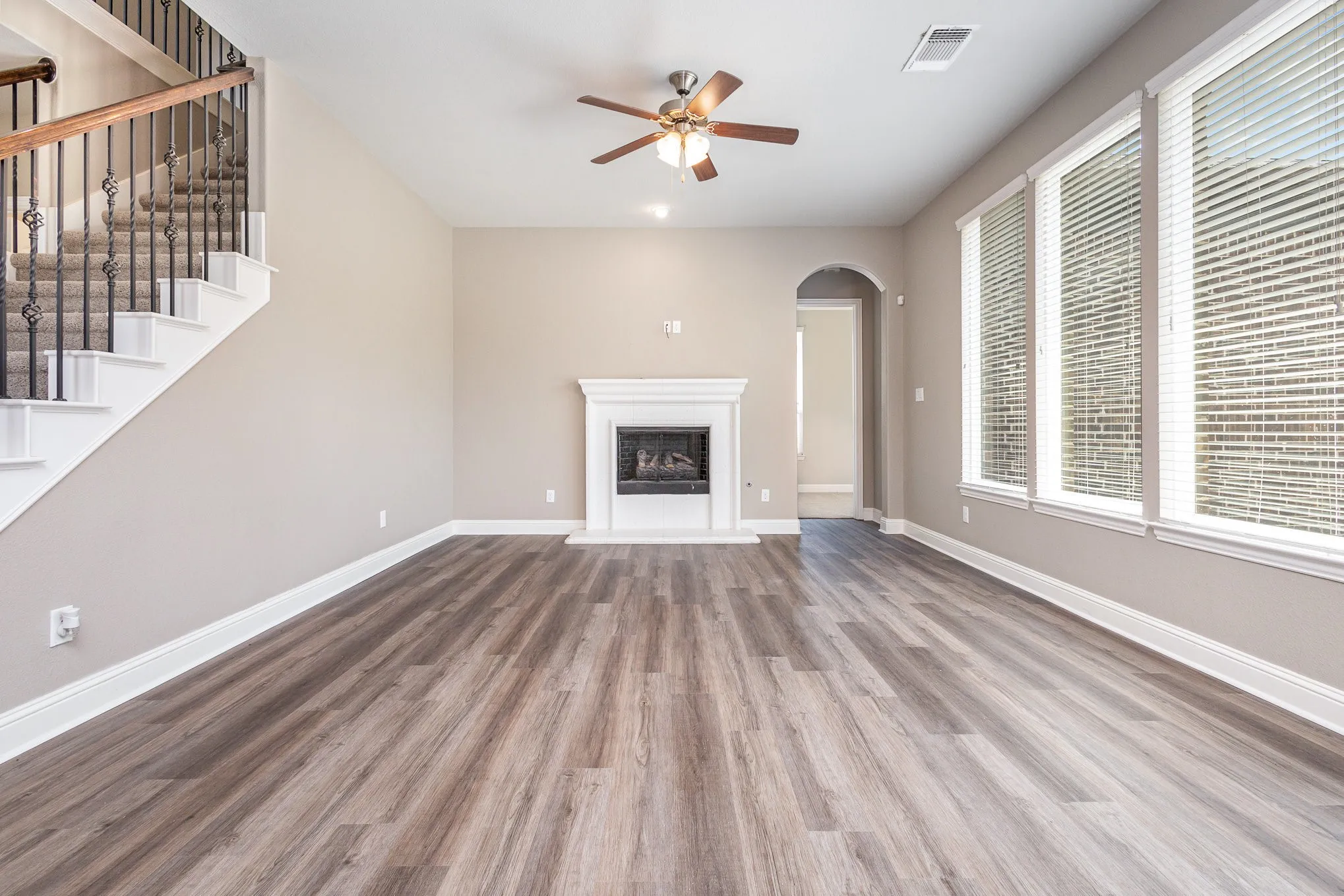 Single Family Residence For Sale in Collin County , 3933 Clear Water Lane, Nevada, Texas 75173, 4 Bedroom, 3 Bathroom, 2 Garage spaces, 2,819 Sqft, built in 2017, Preowned, mls#20913509, Real Estate Agent in Nevada, Homes For Sale in Collin county, Homes For Sale in Nevada, Realtor in Nevada Texas, Real Estate Brokerage Independent Realty Texas, Luminita Cordes Realtor