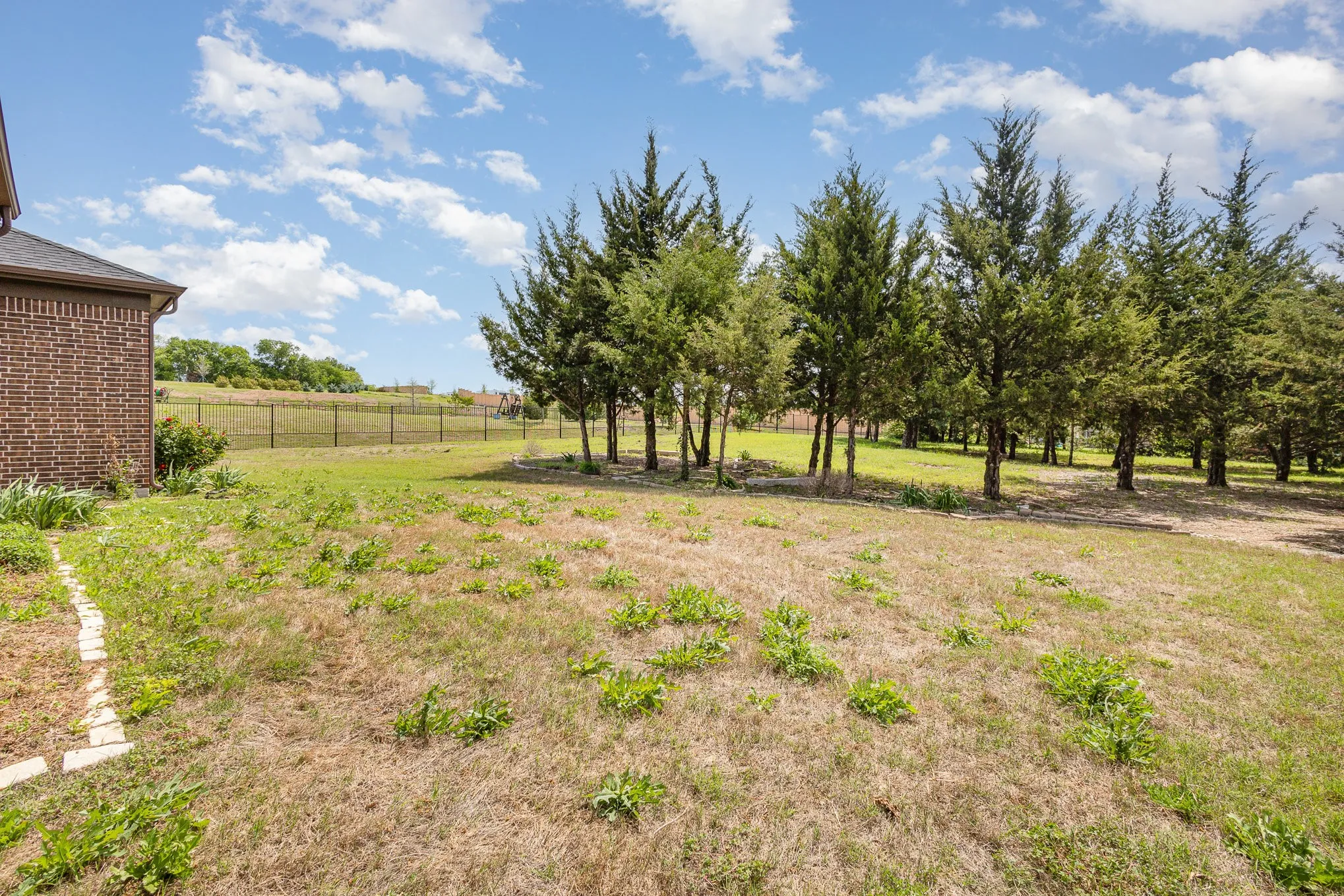 Single Family Residence For Sale in Collin County , 3933 Clear Water Lane, Nevada, Texas 75173, 4 Bedroom, 3 Bathroom, 2 Garage spaces, 2,819 Sqft, built in 2017, Preowned, mls#20913509, Real Estate Agent in Nevada, Homes For Sale in Collin county, Homes For Sale in Nevada, Realtor in Nevada Texas, Real Estate Brokerage Independent Realty Texas, Luminita Cordes Realtor