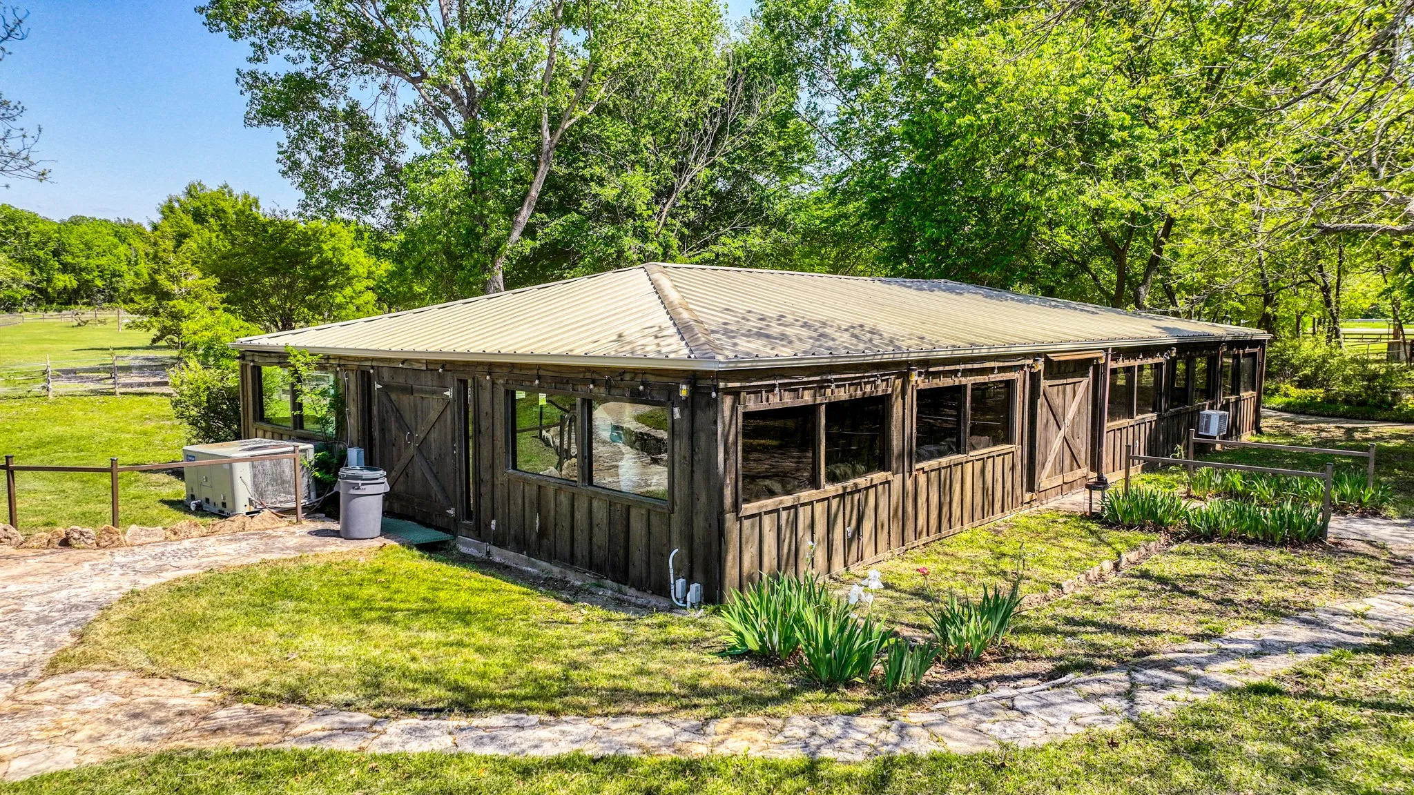 Business For Sale in Parker County , 3220 Mineral Wells Highway, Weatherford, Texas 76088, 0, 0, Garage spaces, 6,413 Sqft, built in 2010, Preowned, mls#20913348, Real Estate Agent in Weatherford, Homes For Sale in Parker county, Homes For Sale in Weatherford, Realtor in Weatherford Texas, Real Estate Brokerage Independent Realty Texas, Luminita Cordes Realtor
