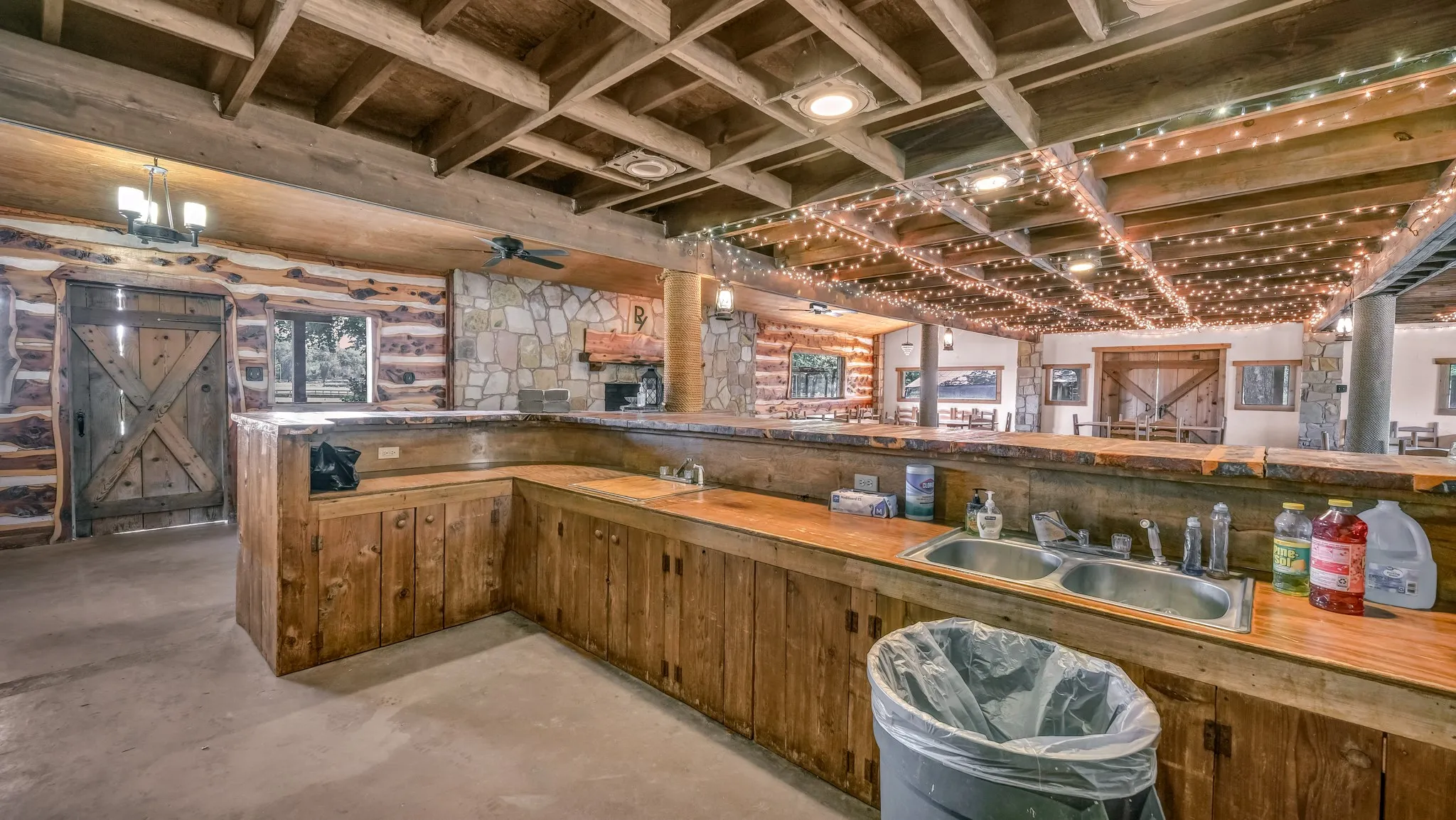 Business For Sale in Parker County , 3220 Mineral Wells Highway, Weatherford, Texas 76088, 0, 0, Garage spaces, 6,413 Sqft, built in 2010, Preowned, mls#20913348, Real Estate Agent in Weatherford, Homes For Sale in Parker county, Homes For Sale in Weatherford, Realtor in Weatherford Texas, Real Estate Brokerage Independent Realty Texas, Luminita Cordes Realtor