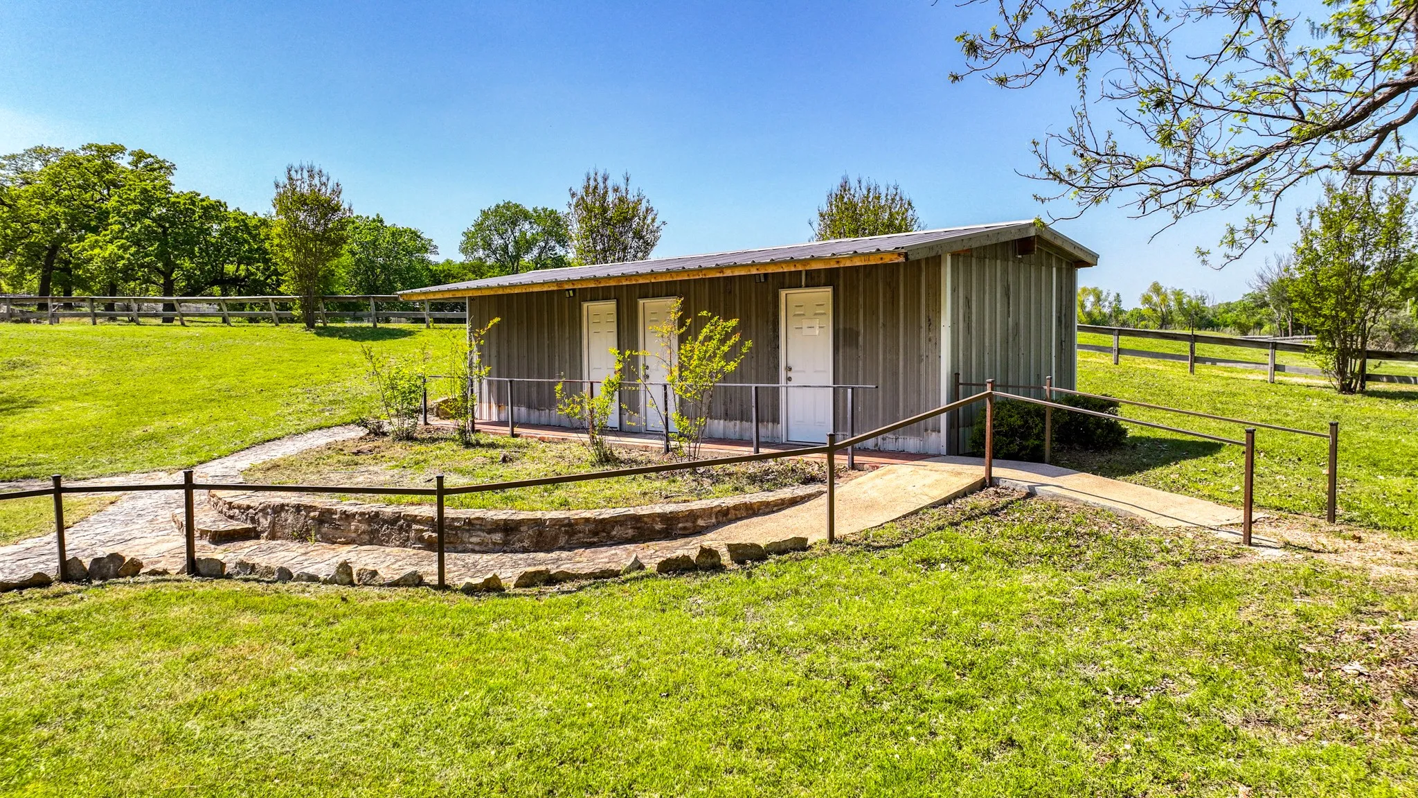 Business For Sale in Parker County , 3220 Mineral Wells Highway, Weatherford, Texas 76088, 0, 0, Garage spaces, 6,413 Sqft, built in 2010, Preowned, mls#20913348, Real Estate Agent in Weatherford, Homes For Sale in Parker county, Homes For Sale in Weatherford, Realtor in Weatherford Texas, Real Estate Brokerage Independent Realty Texas, Luminita Cordes Realtor