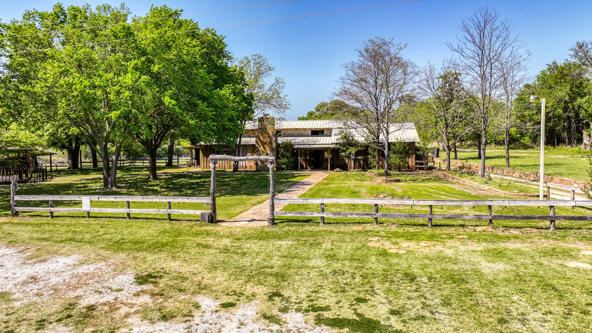Business For Sale in Parker County , 3220 Mineral Wells Highway, Weatherford, Texas 76088, 0, 0, Garage spaces, 6,413 Sqft, built in 2010, Preowned, mls#20913348, Real Estate Agent in Weatherford, Homes For Sale in Parker county, Homes For Sale in Weatherford, Realtor in Weatherford Texas, Real Estate Brokerage Independent Realty Texas, Luminita Cordes Realtor