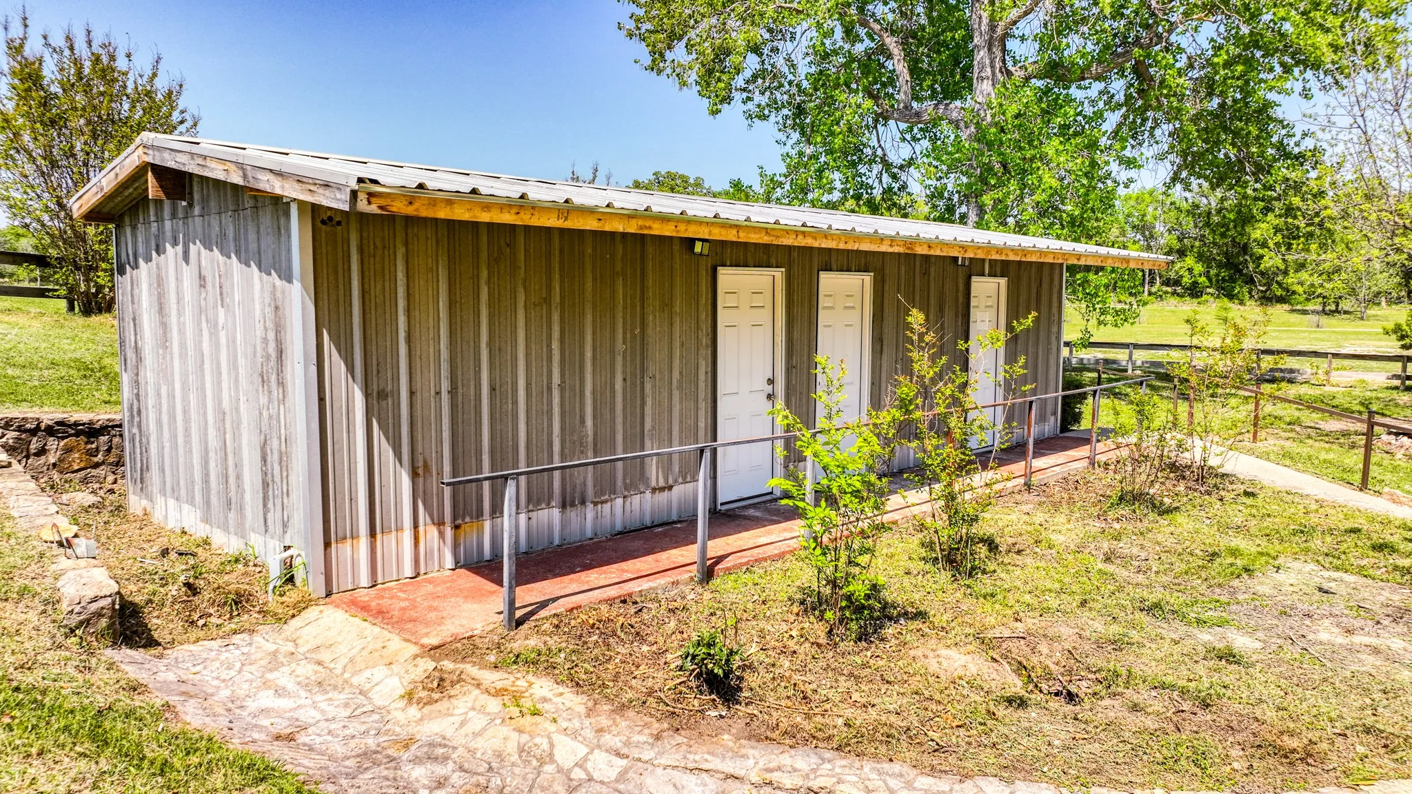 Business For Sale in Parker County , 3220 Mineral Wells Highway, Weatherford, Texas 76088, 0, 0, Garage spaces, 6,413 Sqft, built in 2010, Preowned, mls#20913348, Real Estate Agent in Weatherford, Homes For Sale in Parker county, Homes For Sale in Weatherford, Realtor in Weatherford Texas, Real Estate Brokerage Independent Realty Texas, Luminita Cordes Realtor