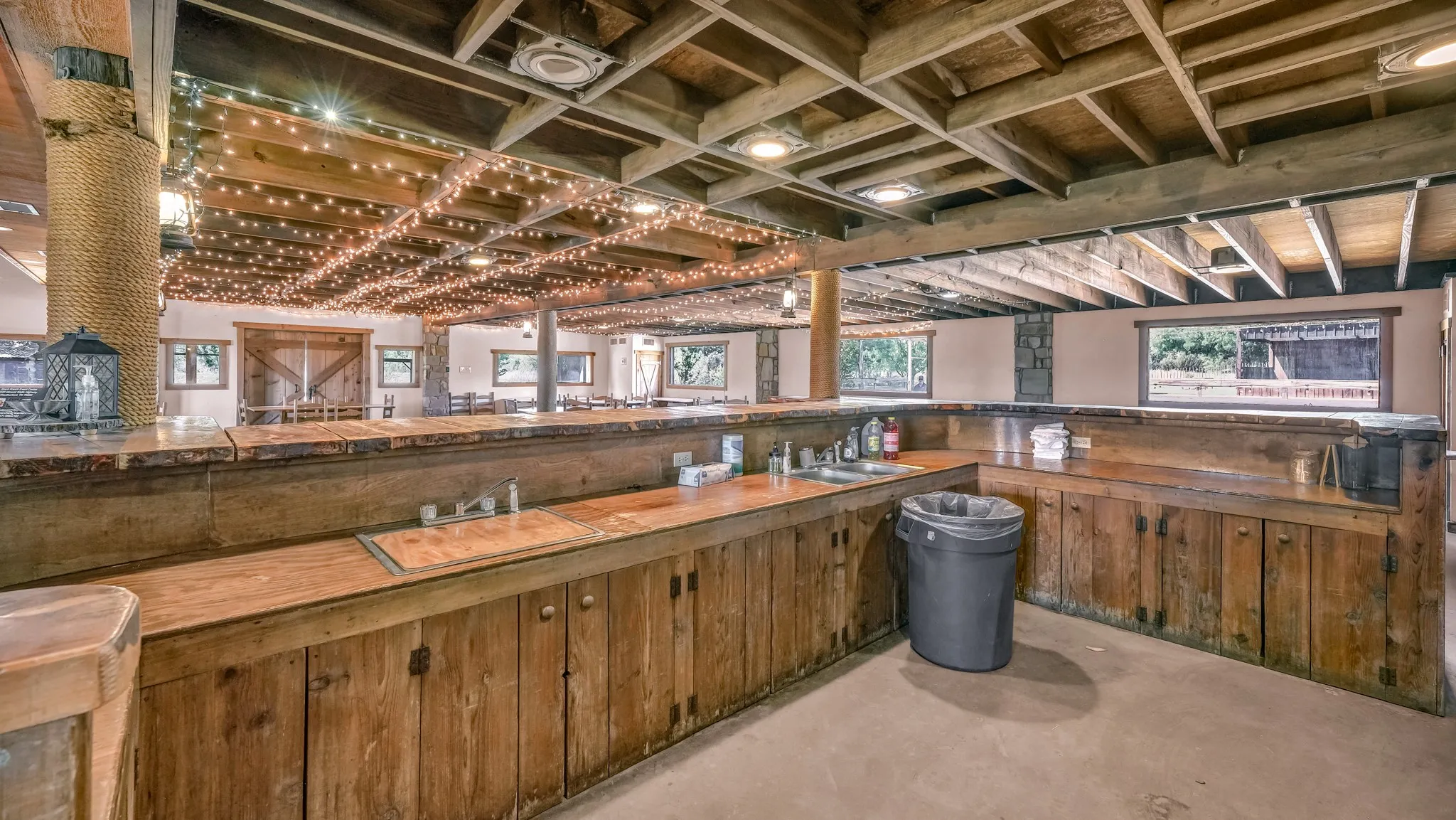 Business For Sale in Parker County , 3220 Mineral Wells Highway, Weatherford, Texas 76088, 0, 0, Garage spaces, 6,413 Sqft, built in 2010, Preowned, mls#20913348, Real Estate Agent in Weatherford, Homes For Sale in Parker county, Homes For Sale in Weatherford, Realtor in Weatherford Texas, Real Estate Brokerage Independent Realty Texas, Luminita Cordes Realtor