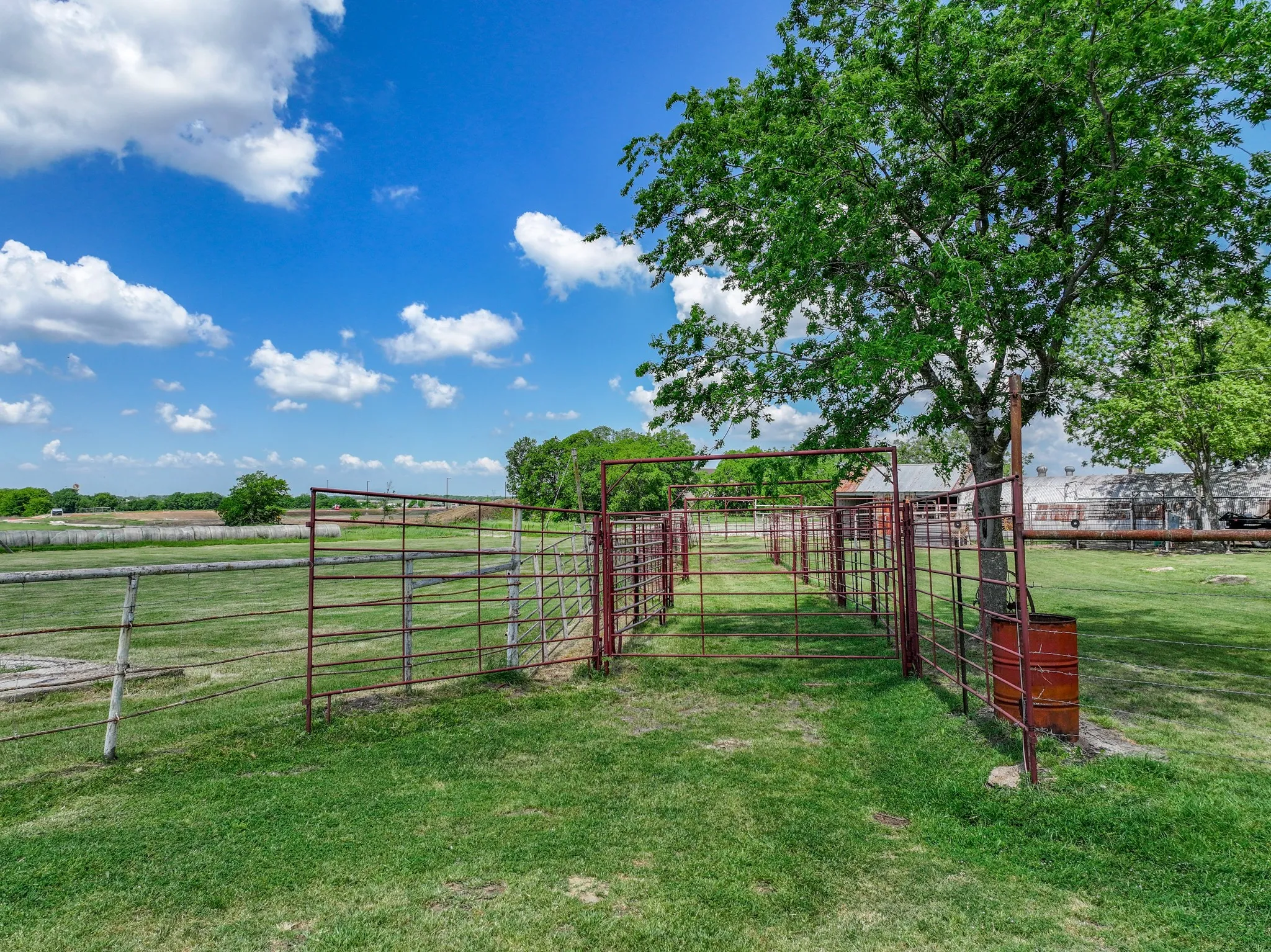 Ranch For Sale in Hunt County , 5293 County Road 2515, Royse City, Texas 75189, 0, 0, Garage spaces, 0 Sqft, built in 1988, Price $2,100,000, mls#20914792, Real Estate Agent in Royse City, Homes For Sale in Hunt county, Homes For Sale in Royse City, Realtor in Royse City Texas, Real Estate Brokerage Independent Realty Texas, Luminita Cordes Realtor