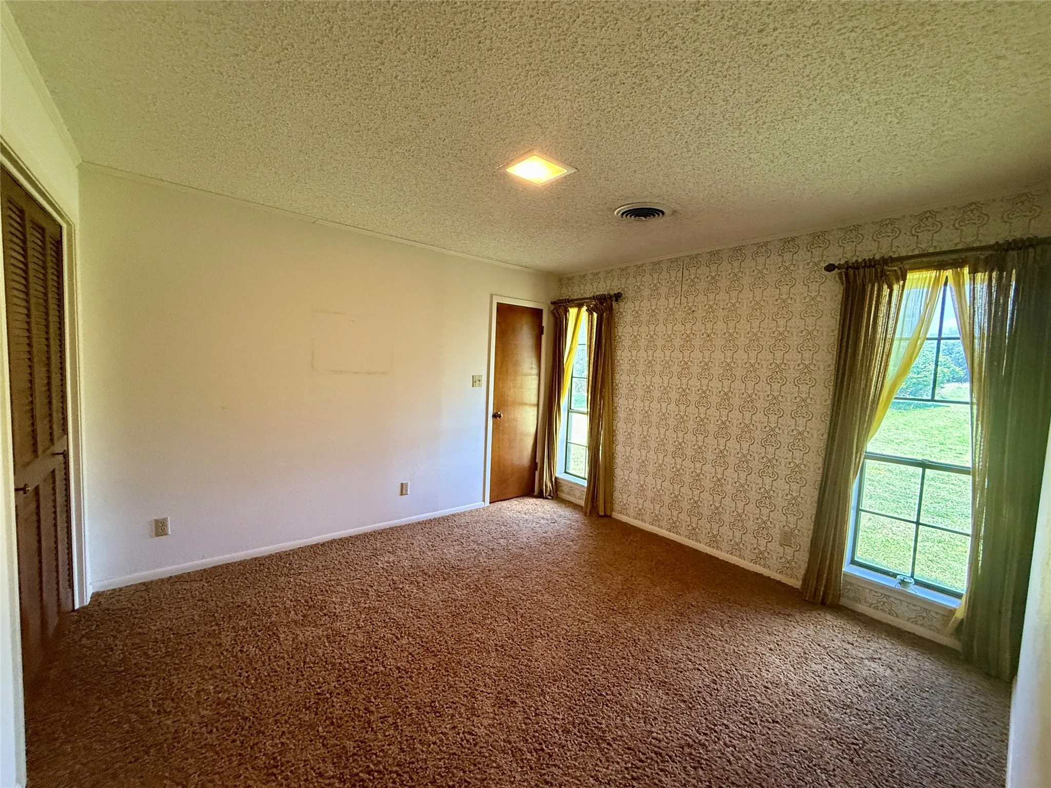 Farm For Sale in Hamilton County , 998 Hwy 22 E, Hamilton, Texas 76531, 3 Bedroom, 4 Bathroom, 2 Garage spaces, 3,962 Sqft, built in 1971, Preowned, mls#20917143, Real Estate Agent in Hamilton, Homes For Sale in Hamilton county, Homes For Sale in Hamilton, Realtor in Hamilton Texas, Real Estate Brokerage Independent Realty Texas, Luminita Cordes Realtor