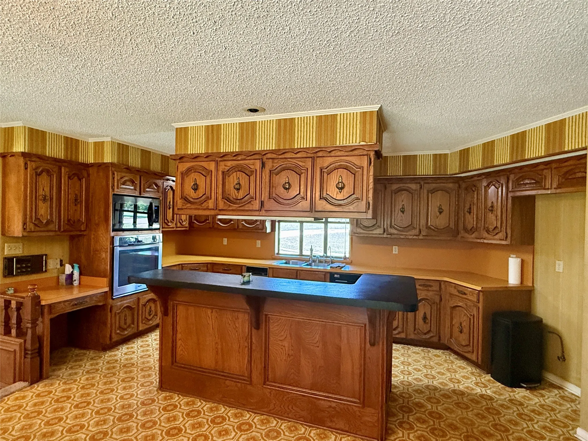 Farm For Sale in Hamilton County , 998 Hwy 22 E, Hamilton, Texas 76531, 3 Bedroom, 4 Bathroom, 2 Garage spaces, 3,962 Sqft, built in 1971, Preowned, mls#20917143, Real Estate Agent in Hamilton, Homes For Sale in Hamilton county, Homes For Sale in Hamilton, Realtor in Hamilton Texas, Real Estate Brokerage Independent Realty Texas, Luminita Cordes Realtor