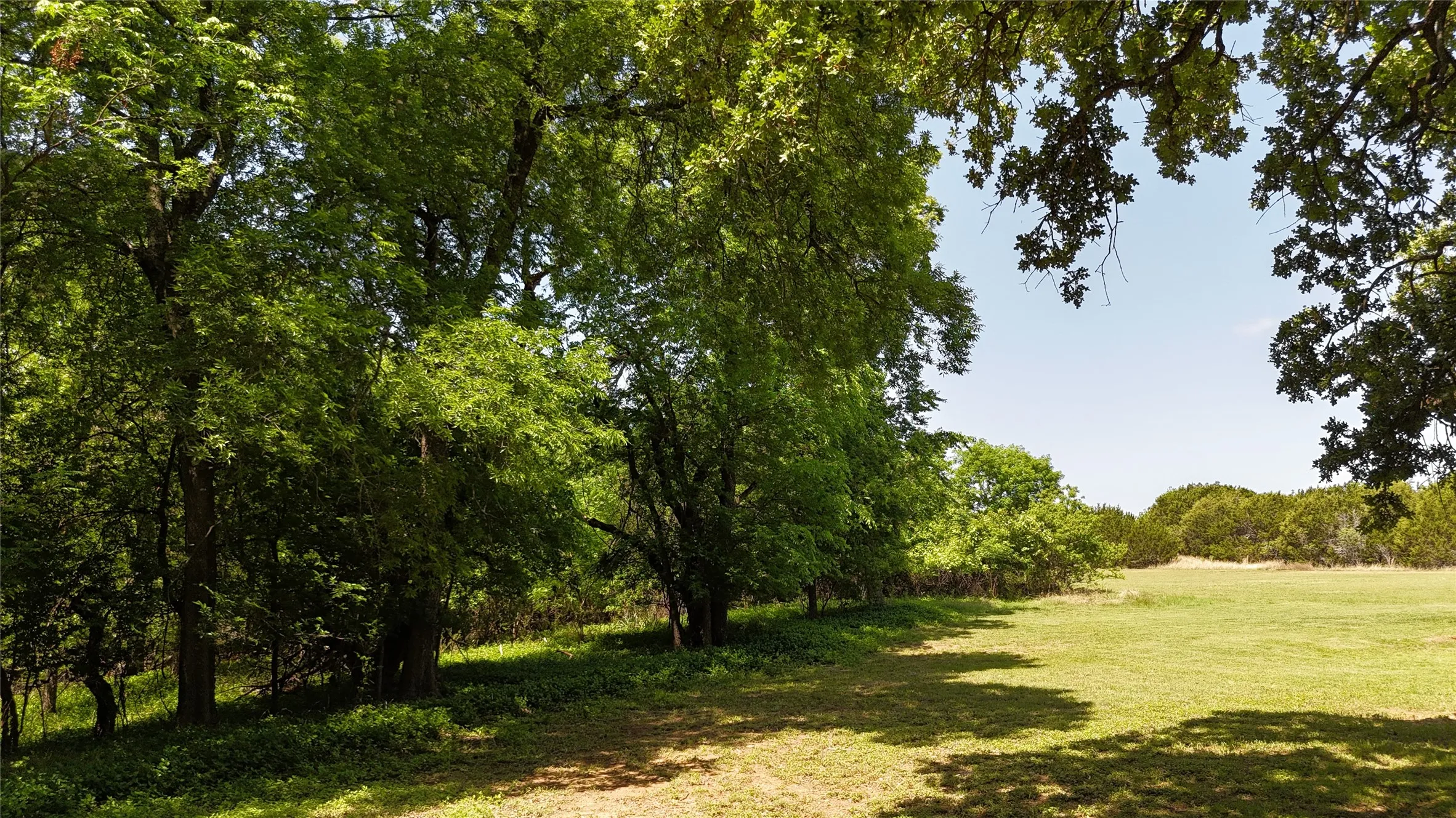 Farm For Sale in Hamilton County , 998 Hwy 22 E, Hamilton, Texas 76531, 3 Bedroom, 4 Bathroom, 2 Garage spaces, 3,962 Sqft, built in 1971, Preowned, mls#20917143, Real Estate Agent in Hamilton, Homes For Sale in Hamilton county, Homes For Sale in Hamilton, Realtor in Hamilton Texas, Real Estate Brokerage Independent Realty Texas, Luminita Cordes Realtor