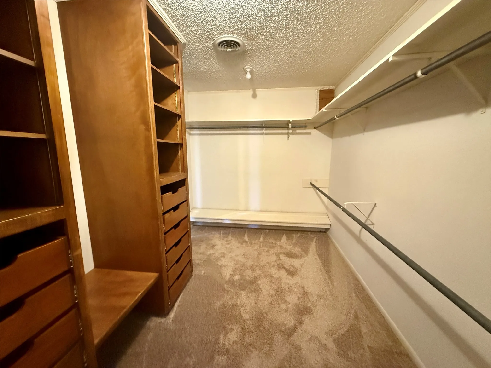 Farm For Sale in Hamilton County , 998 Hwy 22 E, Hamilton, Texas 76531, 3 Bedroom, 4 Bathroom, 2 Garage spaces, 3,962 Sqft, built in 1971, Preowned, mls#20917143, Real Estate Agent in Hamilton, Homes For Sale in Hamilton county, Homes For Sale in Hamilton, Realtor in Hamilton Texas, Real Estate Brokerage Independent Realty Texas, Luminita Cordes Realtor
