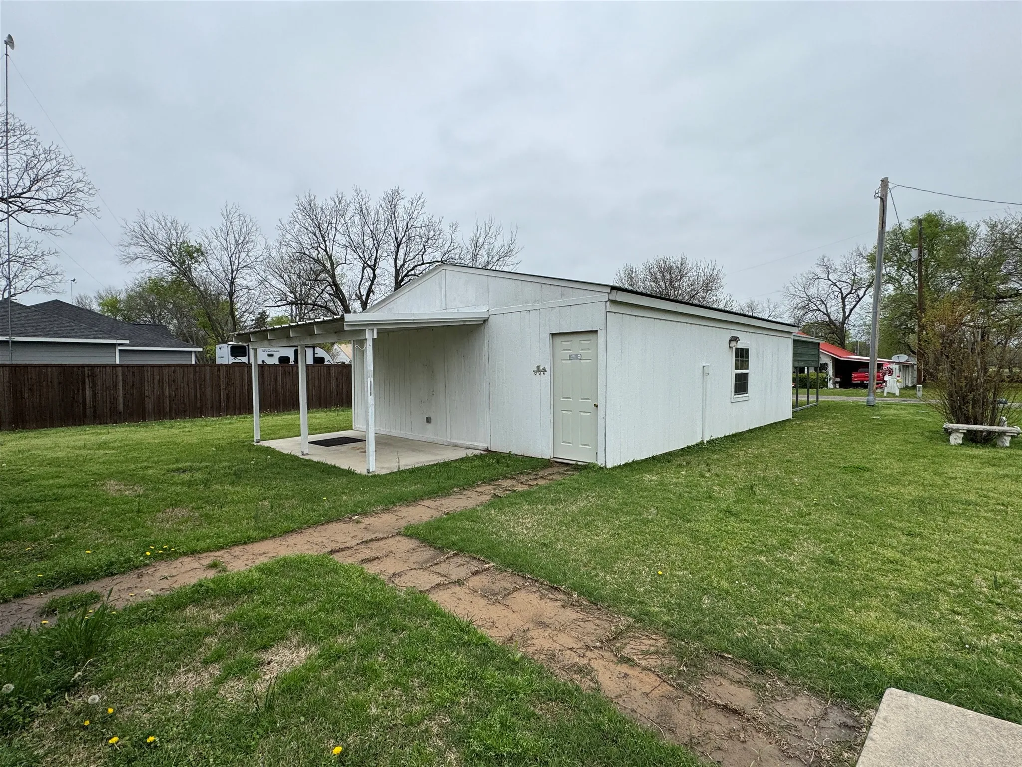outside of detached garage