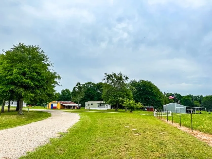 Mobile Home For Sale in Limestone County , TBD County Road 891, Jewett, Texas 75846, 1 Bedroom, 1 Bathroom, Garage spaces, 736 Sqft, built in 2020, mls#20920254, Real Estate Agent in Jewett, Homes For Sale in Limestone county, Homes For Sale in Jewett, Realtor in Jewett Texas, Real Estate Brokerage Independent Realty Texas, Luminita Cordes Realtor