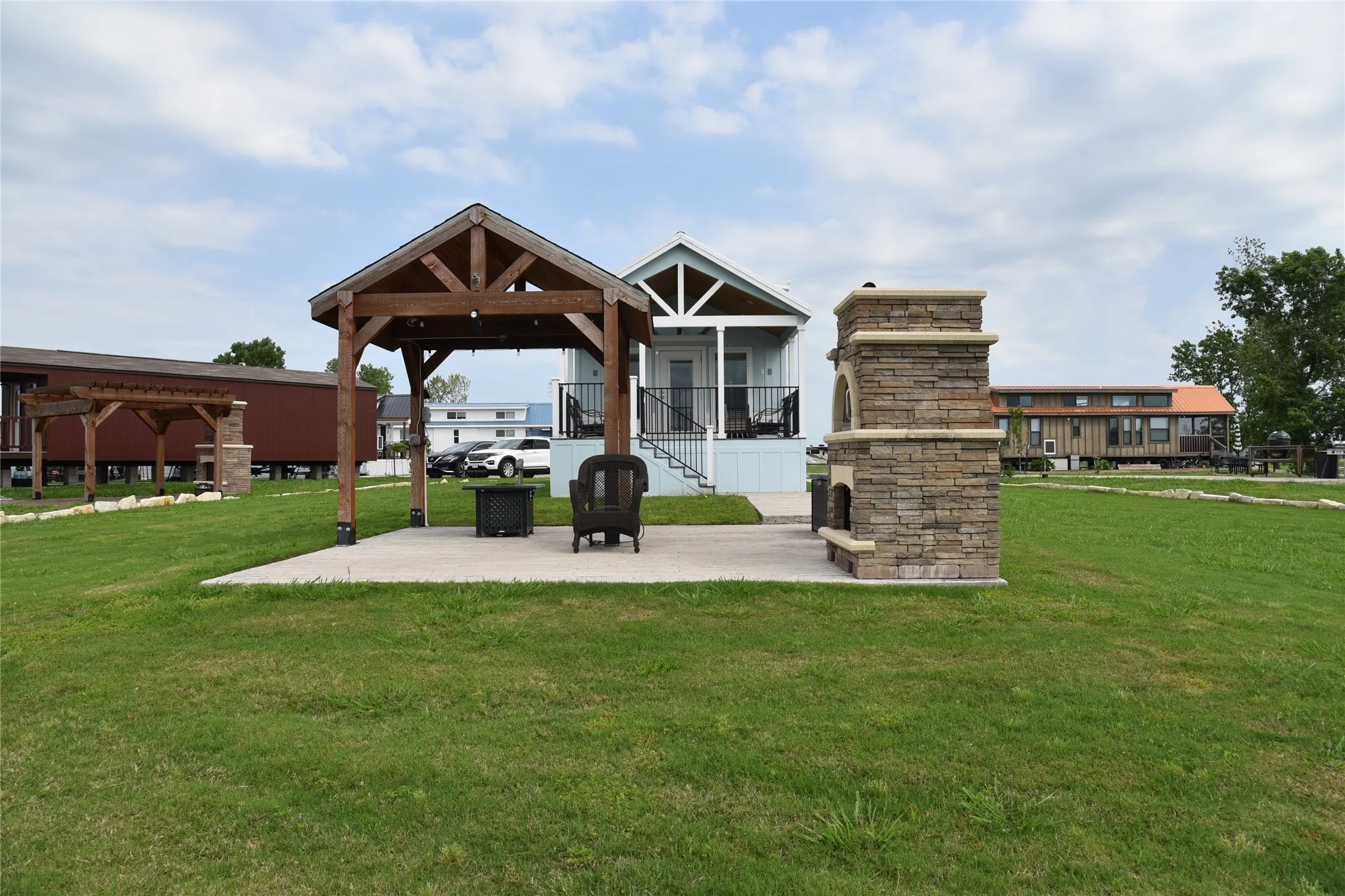 Single Family Residence For Sale in Navarro County , 6465 Peninsula Road, Kerens, Texas 75144, 1 Bedroom, 1 Bathroom, Garage spaces, 399 Sqft, built in 2022, Preowned, Price $375,000, mls#20920605, Real Estate Agent in Kerens, Homes For Sale in Navarro county, Homes For Sale in Kerens, Realtor in Kerens Texas, Real Estate Brokerage Independent Realty Texas, Luminita Cordes Realtor