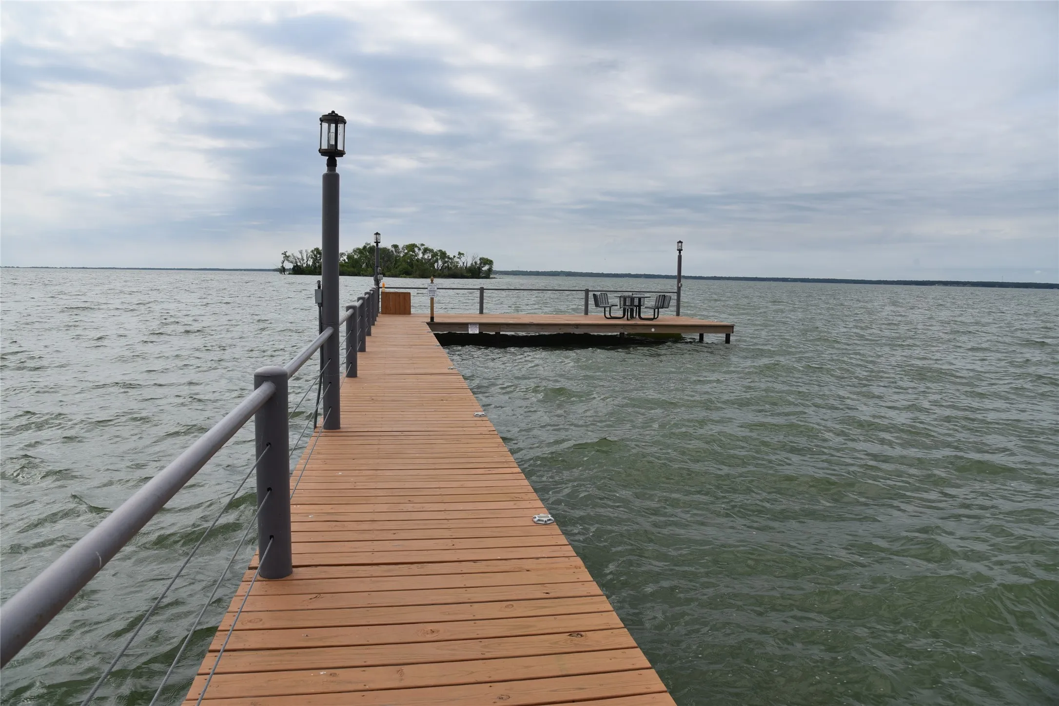 Single Family Residence For Sale in Navarro County , 6465 Peninsula Road, Kerens, Texas 75144, 1 Bedroom, 1 Bathroom, Garage spaces, 399 Sqft, built in 2022, Preowned, Price $375,000, mls#20920605, Real Estate Agent in Kerens, Homes For Sale in Navarro county, Homes For Sale in Kerens, Realtor in Kerens Texas, Real Estate Brokerage Independent Realty Texas, Luminita Cordes Realtor