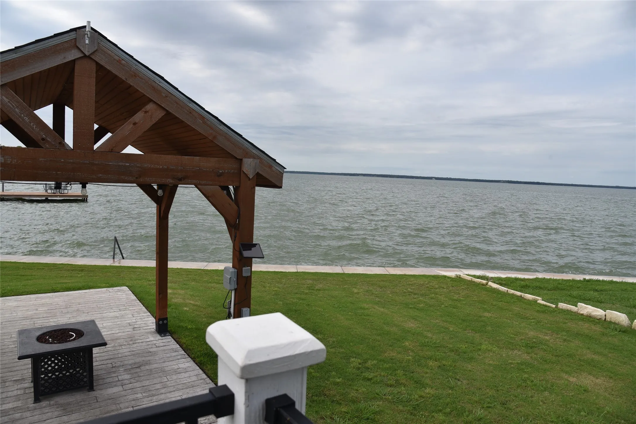 Single Family Residence For Sale in Navarro County , 6465 Peninsula Road, Kerens, Texas 75144, 1 Bedroom, 1 Bathroom, Garage spaces, 399 Sqft, built in 2022, Preowned, Price $375,000, mls#20920605, Real Estate Agent in Kerens, Homes For Sale in Navarro county, Homes For Sale in Kerens, Realtor in Kerens Texas, Real Estate Brokerage Independent Realty Texas, Luminita Cordes Realtor