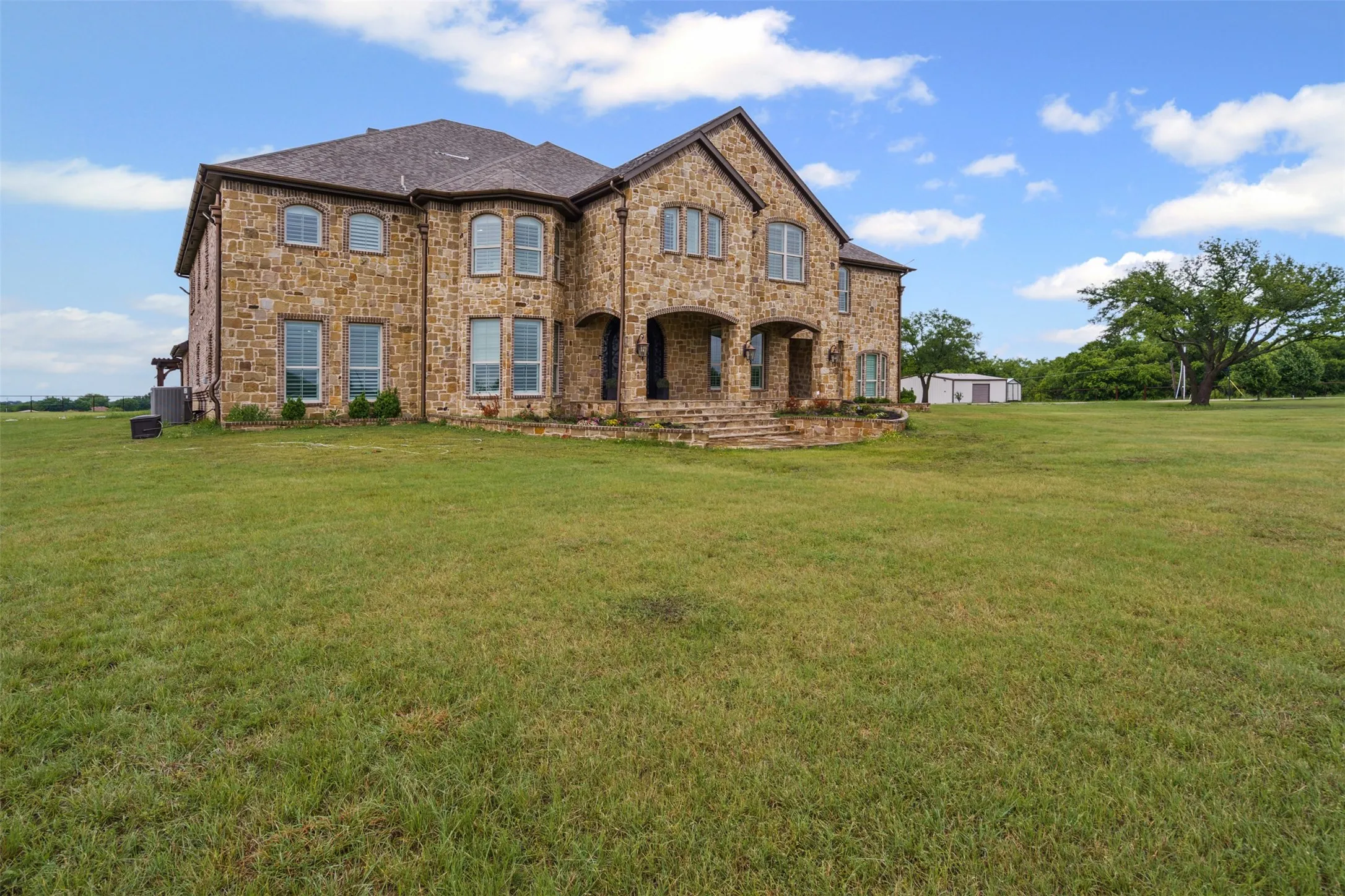 Single Family Residence For Sale in Johnson County , 2500 County Road 920, Crowley, Texas 76036, 5 Bedroom, 7 Bathroom, 3 Garage spaces, 8,328 Sqft, built in 2018, mls#20922808, Real Estate Agent in Crowley, Homes For Sale in Johnson county, Homes For Sale in Crowley, Realtor in Crowley Texas, Real Estate Brokerage Independent Realty Texas, Luminita Cordes Realtor