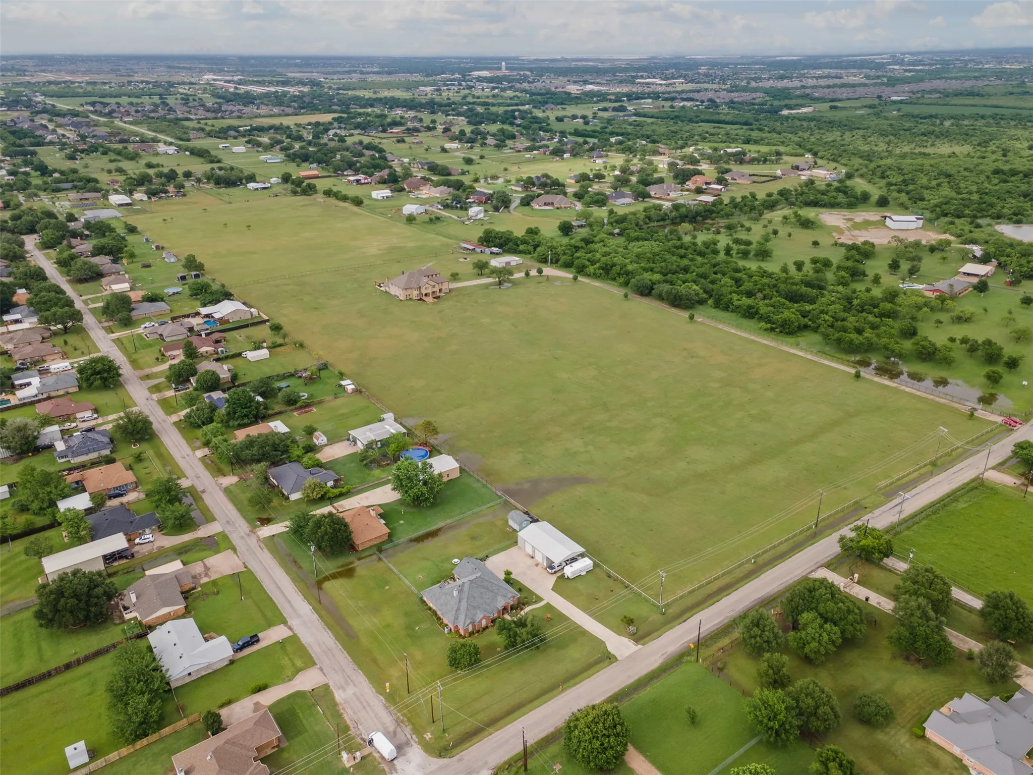 Single Family Residence For Sale in Johnson County , 2500 County Road 920, Crowley, Texas 76036, 5 Bedroom, 7 Bathroom, 3 Garage spaces, 8,328 Sqft, built in 2018, mls#20922808, Real Estate Agent in Crowley, Homes For Sale in Johnson county, Homes For Sale in Crowley, Realtor in Crowley Texas, Real Estate Brokerage Independent Realty Texas, Luminita Cordes Realtor