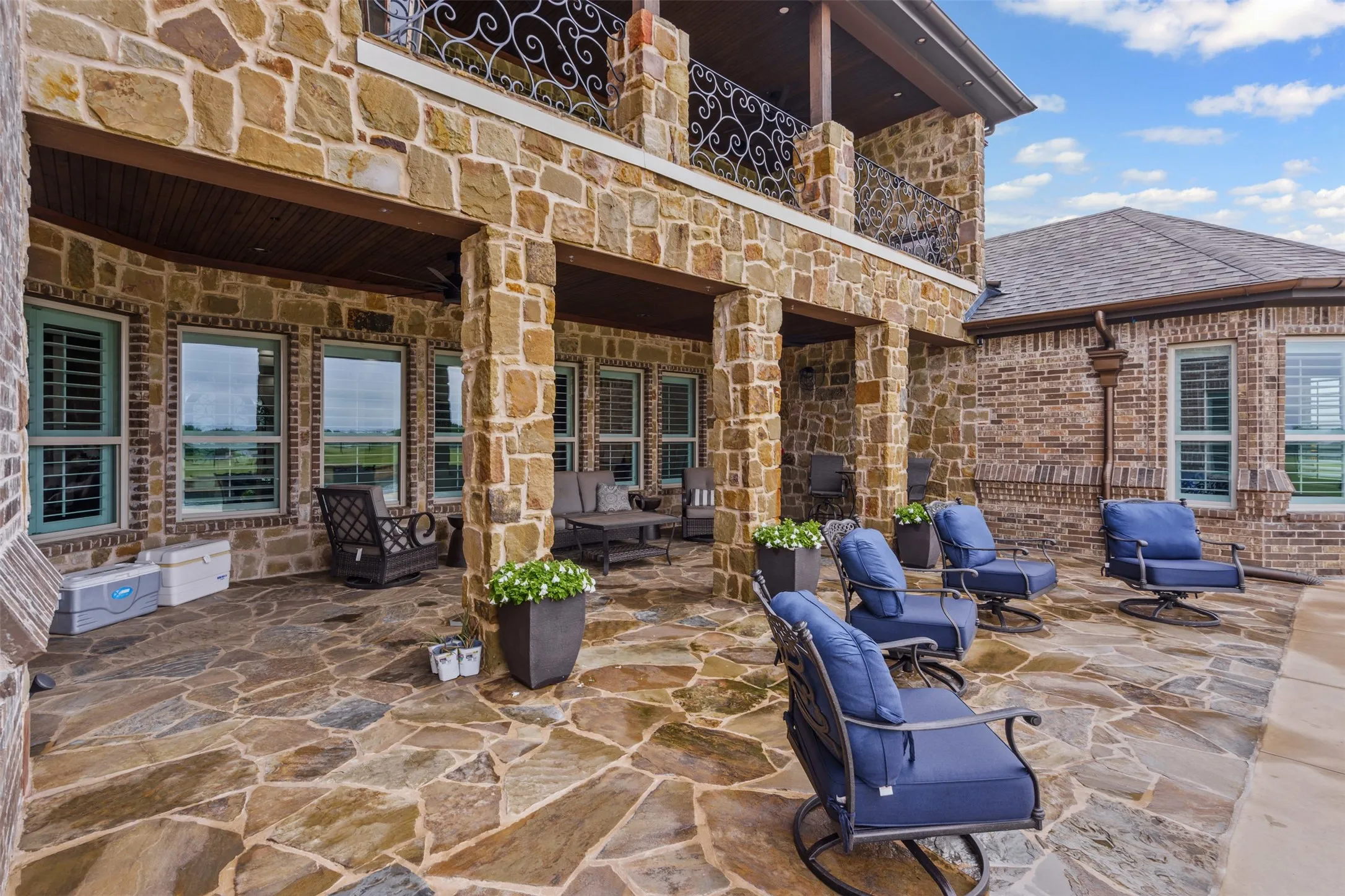 Single Family Residence For Sale in Johnson County , 2500 County Road 920, Crowley, Texas 76036, 5 Bedroom, 7 Bathroom, 3 Garage spaces, 8,328 Sqft, built in 2018, mls#20922808, Real Estate Agent in Crowley, Homes For Sale in Johnson county, Homes For Sale in Crowley, Realtor in Crowley Texas, Real Estate Brokerage Independent Realty Texas, Luminita Cordes Realtor
