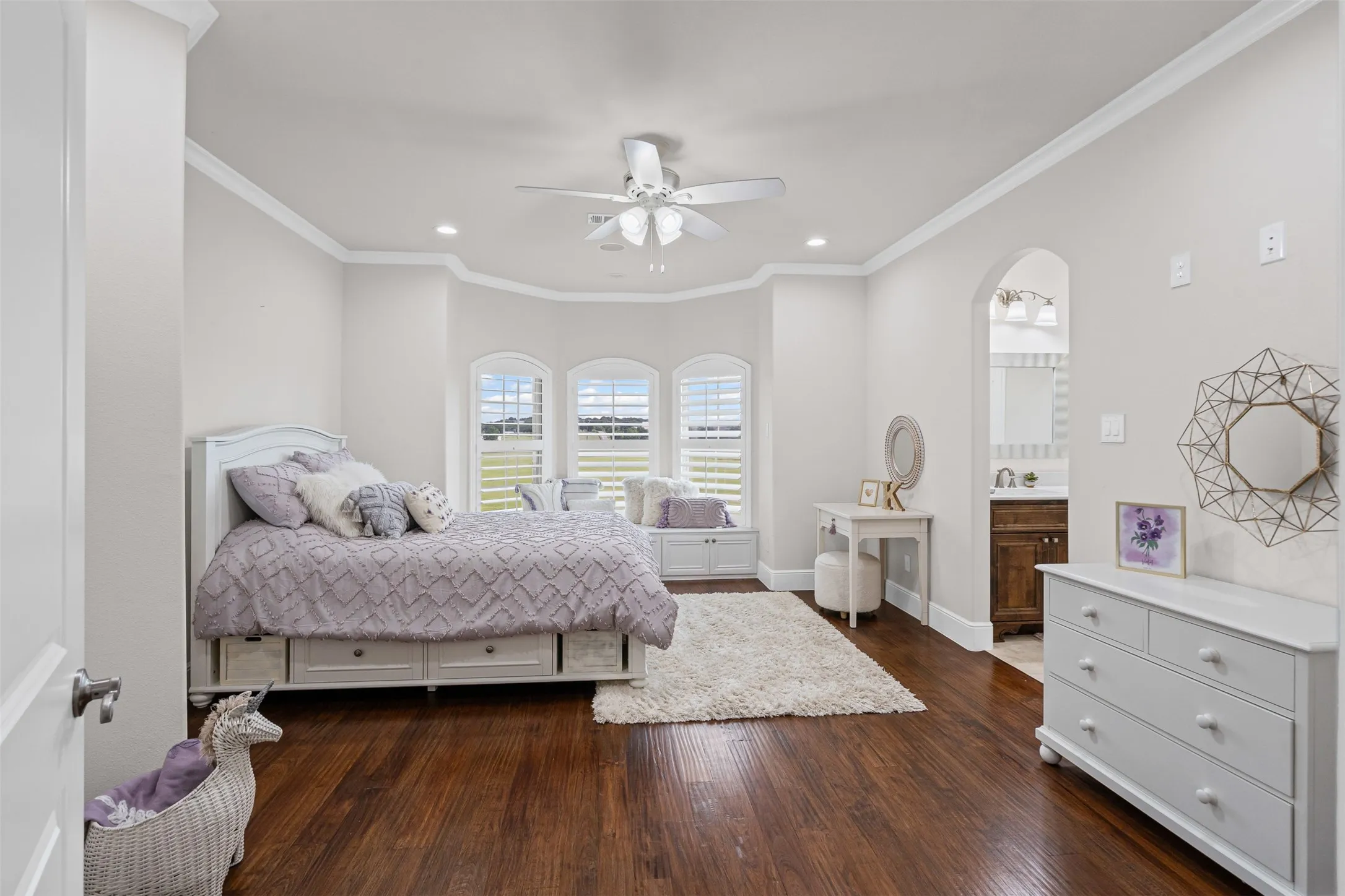 Single Family Residence For Sale in Johnson County , 2500 County Road 920, Crowley, Texas 76036, 5 Bedroom, 7 Bathroom, 3 Garage spaces, 8,328 Sqft, built in 2018, mls#20922808, Real Estate Agent in Crowley, Homes For Sale in Johnson county, Homes For Sale in Crowley, Realtor in Crowley Texas, Real Estate Brokerage Independent Realty Texas, Luminita Cordes Realtor