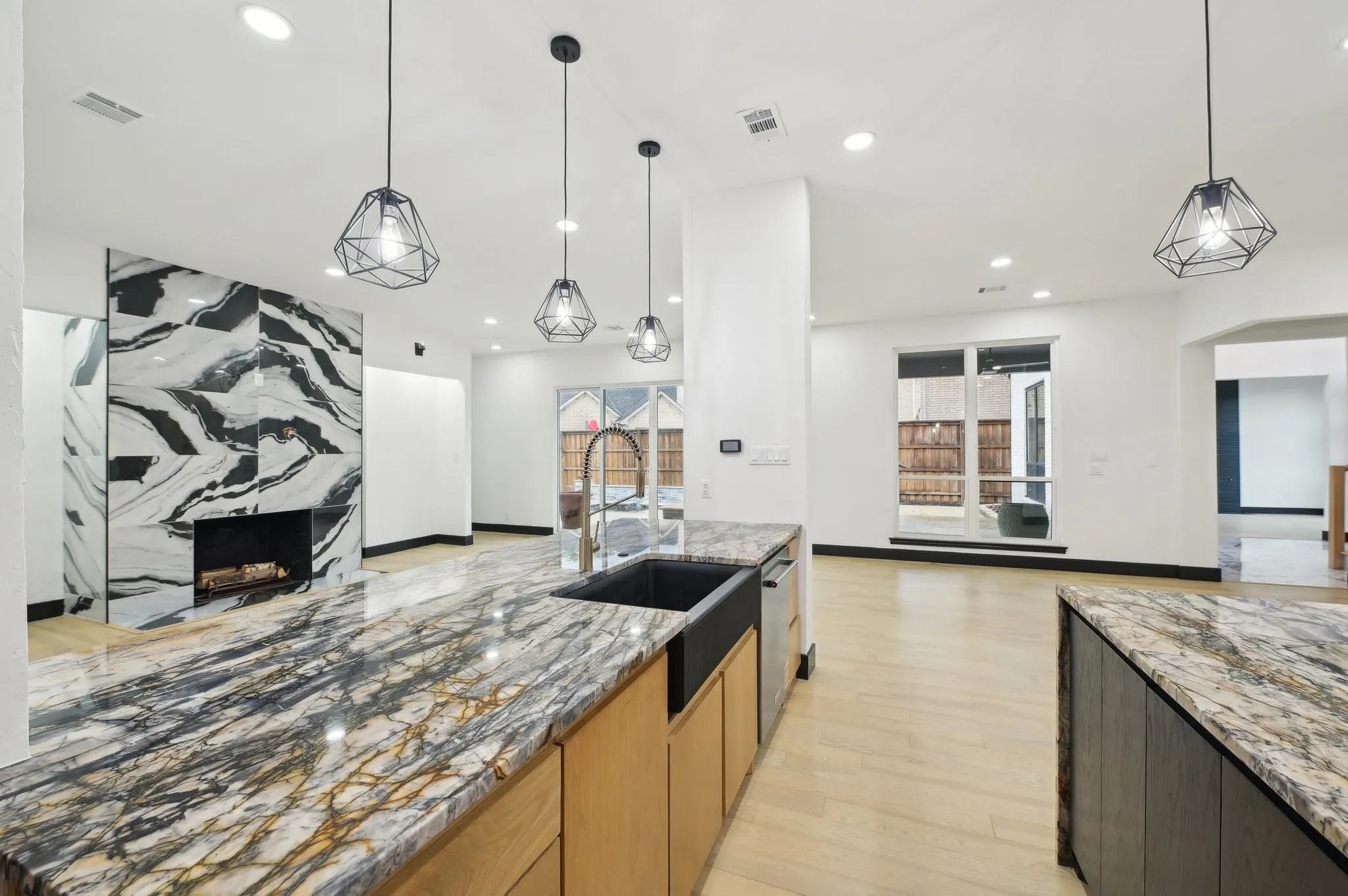 Single Family Residence For Sale in Collin County , 4219 Hollow Oak Drive, Dallas, Texas 75287, 5 Bedroom, 4 Bathroom, 2 Garage spaces, 4,327 Sqft, built in 1989, mls#20922942, Real Estate Agent in Dallas, Homes For Sale in Collin county, Homes For Sale in Dallas, Realtor in Dallas Texas, Real Estate Brokerage Independent Realty Texas, Luminita Cordes Realtor