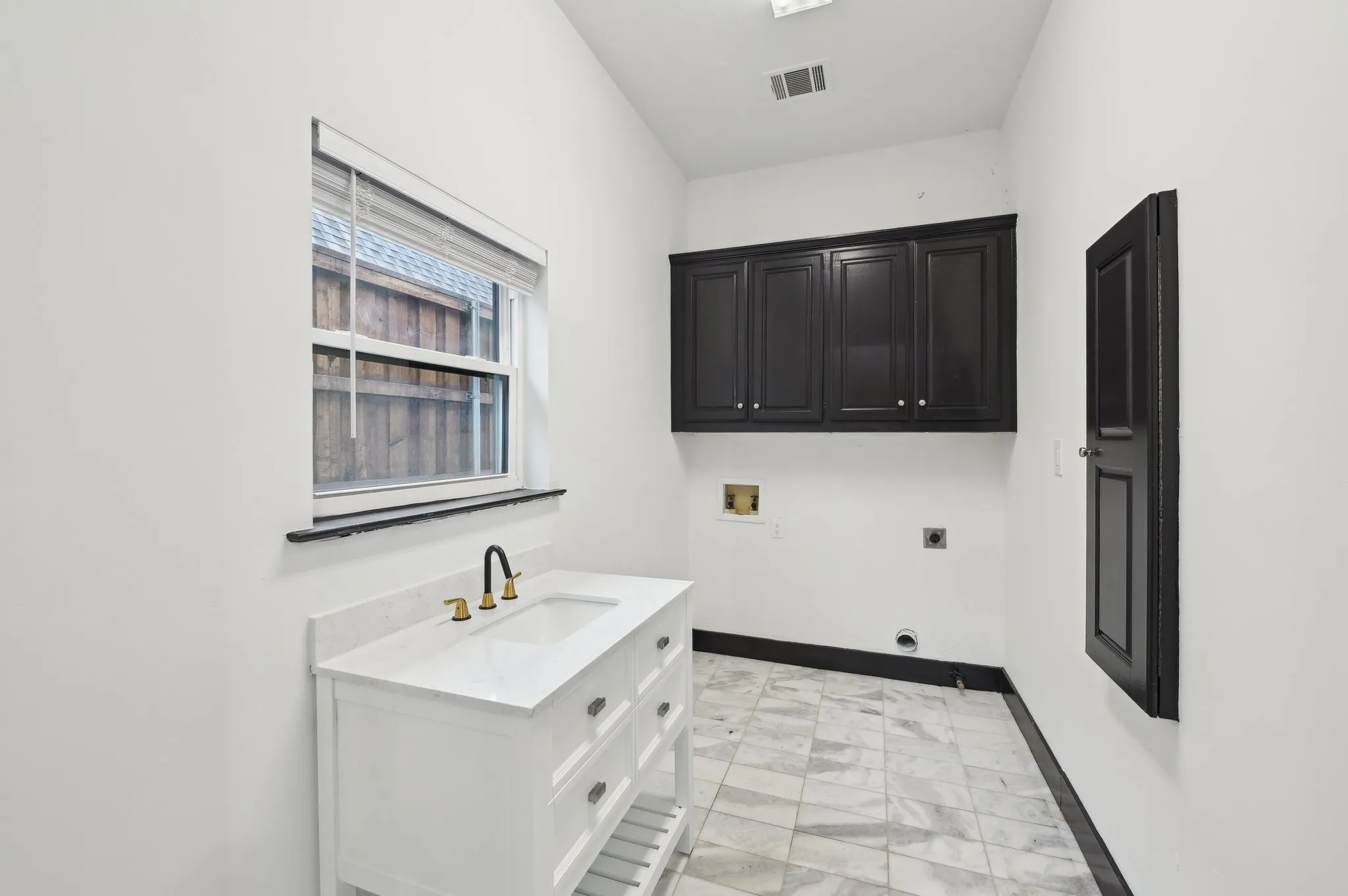 Single Family Residence For Sale in Collin County , 4219 Hollow Oak Drive, Dallas, Texas 75287, 5 Bedroom, 4 Bathroom, 2 Garage spaces, 4,327 Sqft, built in 1989, mls#20922942, Real Estate Agent in Dallas, Homes For Sale in Collin county, Homes For Sale in Dallas, Realtor in Dallas Texas, Real Estate Brokerage Independent Realty Texas, Luminita Cordes Realtor