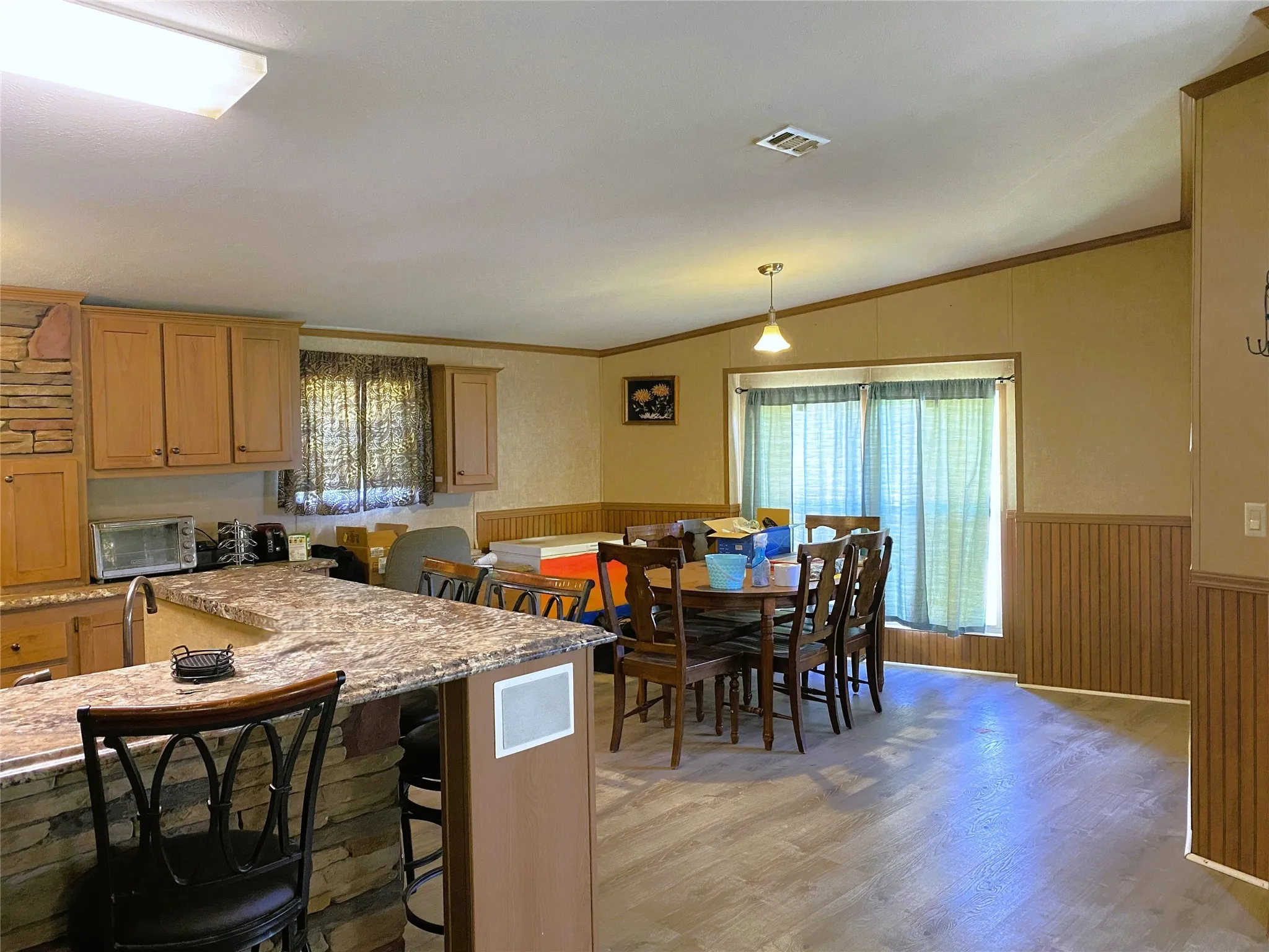 Manufactured Home For Sale in Coleman County , 181 Mountain Street, Burkett, Texas 76828, 3 Bedroom, 2 Bathroom, 2 Garage spaces, 1,773 Sqft, built in 2014, Preowned, mls#20925328, Real Estate Agent in Burkett, Homes For Sale in Coleman county, Homes For Sale in Burkett, Realtor in Burkett Texas, Real Estate Brokerage Independent Realty Texas, Luminita Cordes Realtor