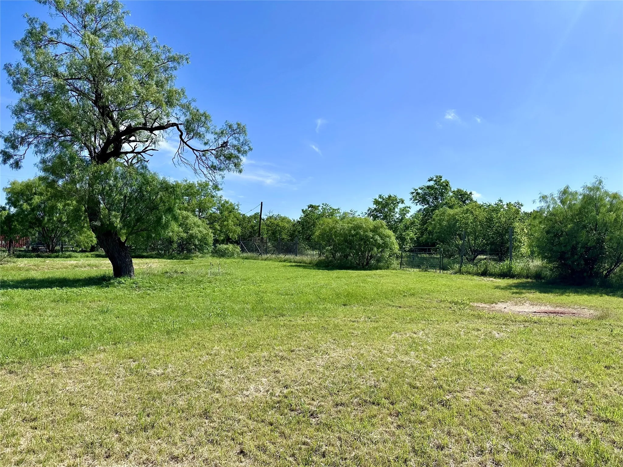 Manufactured Home For Sale in Coleman County , 181 Mountain Street, Burkett, Texas 76828, 3 Bedroom, 2 Bathroom, 2 Garage spaces, 1,773 Sqft, built in 2014, Preowned, mls#20925328, Real Estate Agent in Burkett, Homes For Sale in Coleman county, Homes For Sale in Burkett, Realtor in Burkett Texas, Real Estate Brokerage Independent Realty Texas, Luminita Cordes Realtor