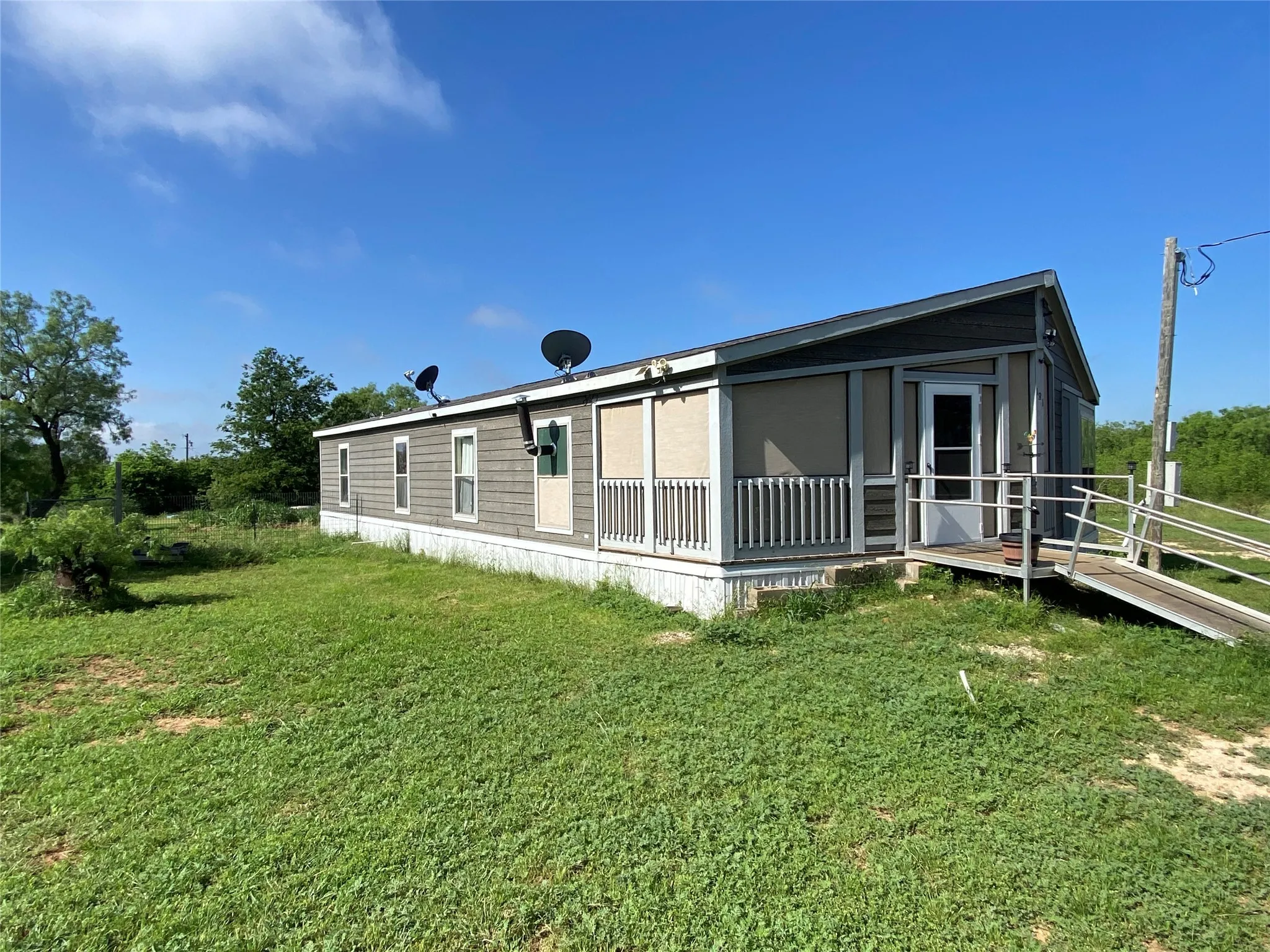 Manufactured Home For Sale in Coleman County , 181 Mountain Street, Burkett, Texas 76828, 3 Bedroom, 2 Bathroom, 2 Garage spaces, 1,773 Sqft, built in 2014, Preowned, mls#20925328, Real Estate Agent in Burkett, Homes For Sale in Coleman county, Homes For Sale in Burkett, Realtor in Burkett Texas, Real Estate Brokerage Independent Realty Texas, Luminita Cordes Realtor