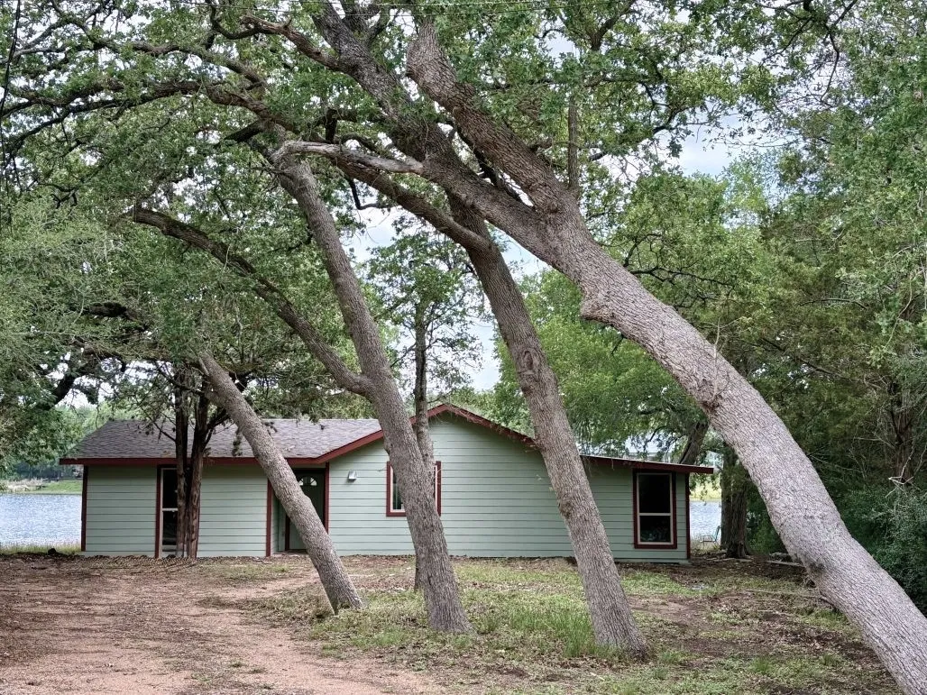 Single Family Residence For Sale in Bastrop County , 106 Caddo, Smithville, Texas 78957, 2 Bedrooms, 1 Bathroom, Garage spaces, 1,194 Sqft, built in 1978, Price $300,000, mls#20925934, Real Estate Agent in Smithville, Homes For Sale in Bastrop county, Homes For Sale in Smithville, Realtor in Smithville Texas, Real Estate Brokerage Independent Realty Texas, Luminita Cordes Realtor