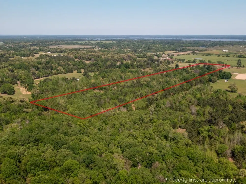 Birds eye view of property with view of the Lake.