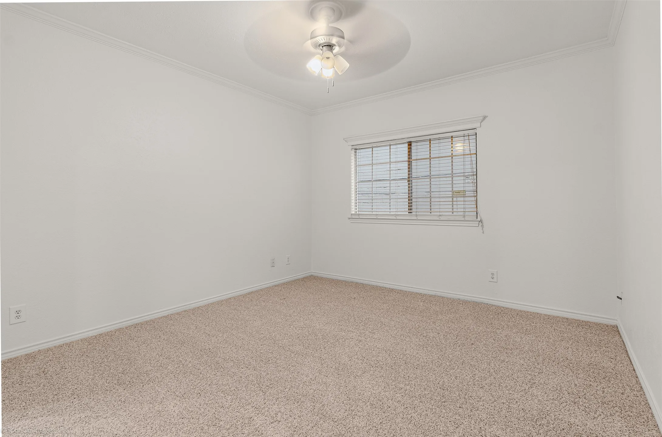 Condominium For Sale in Dallas County , 1010 Allen Street 213, Dallas, Texas 75204, 1 Bedroom, 1 Bathroom, 2 Garage spaces, 967 Sqft, built in 1983, Price $199,900, mls#20927178, Real Estate Agent in Dallas, Homes For Sale in Dallas county, Homes For Sale in Dallas, Realtor in Dallas Texas, Real Estate Brokerage Independent Realty Texas, Luminita Cordes Realtor