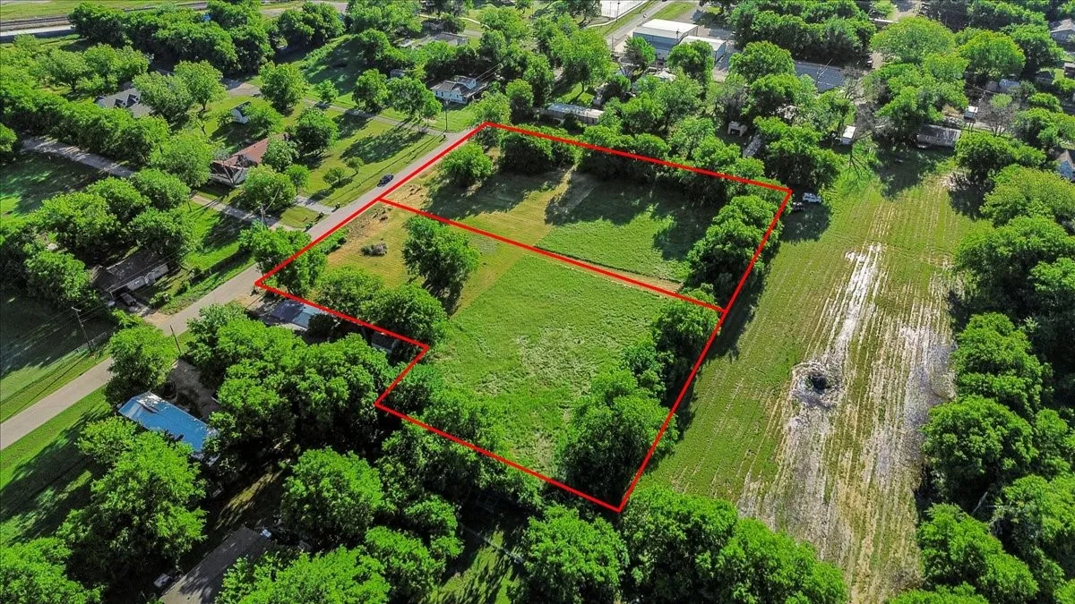 Aerial view of property's location with property boundaries highlighted
