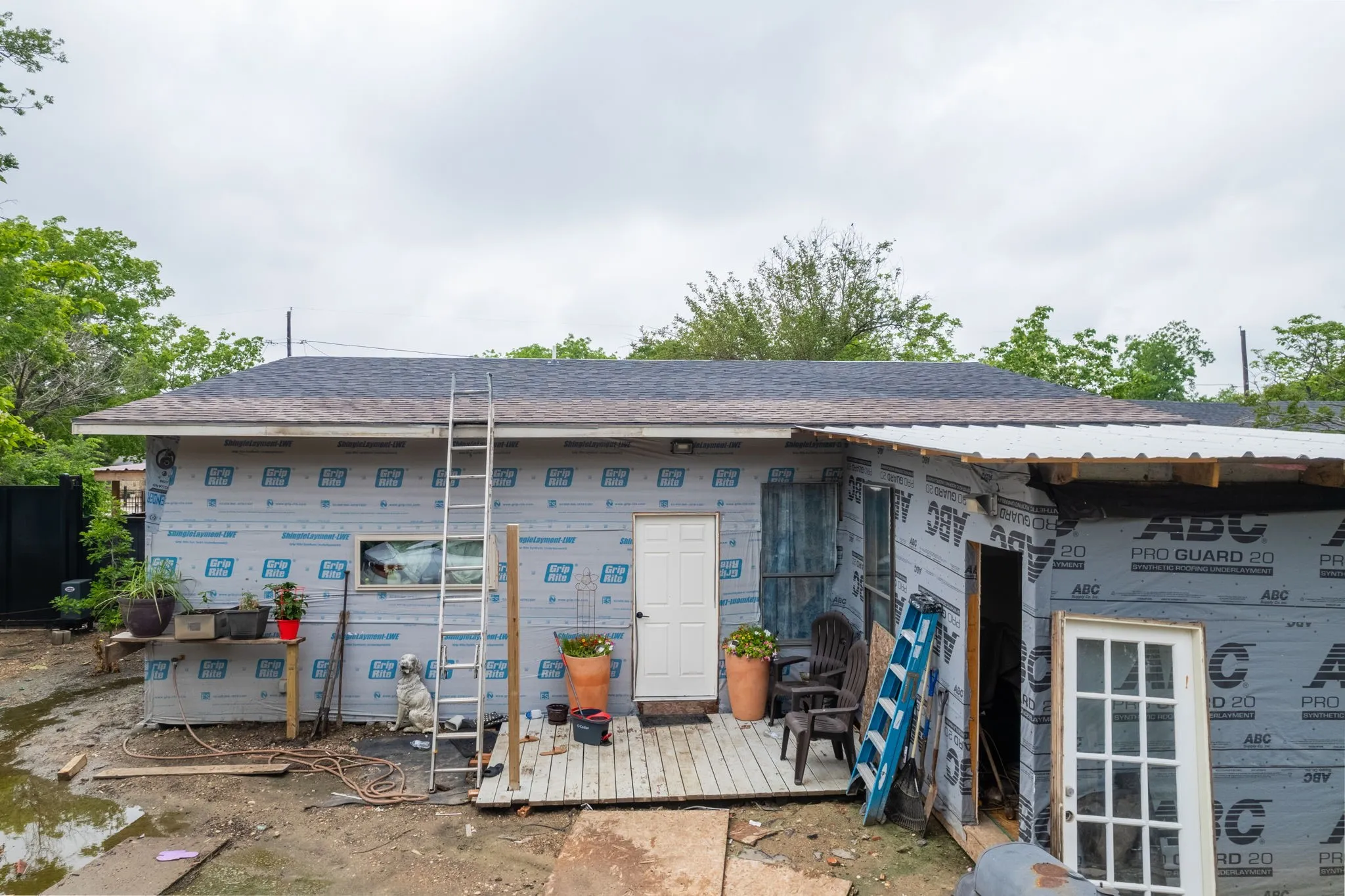 Single Family Residence For Sale in Dallas County , 1100 Hillburn Drive, Dallas, Texas 75217, 3 Bedroom, 3 Bathroom, Garage spaces, 1,608 Sqft, built in 1940, Price $275,000, mls#20926411, Real Estate Agent in Dallas, Homes For Sale in Dallas county, Homes For Sale in Dallas, Realtor in Dallas Texas, Real Estate Brokerage Independent Realty Texas, Luminita Cordes Realtor