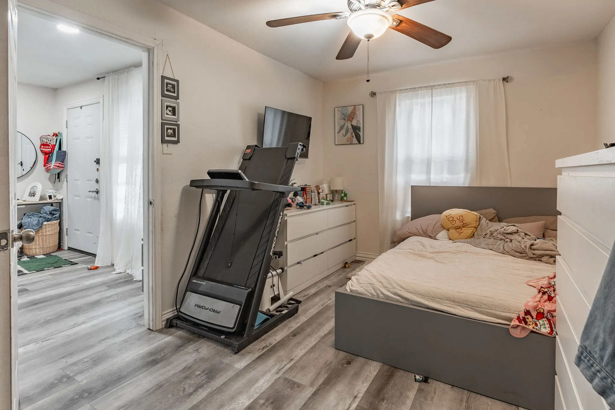Single Family Residence For Sale in Dallas County , 1100 Hillburn Drive, Dallas, Texas 75217, 3 Bedroom, 3 Bathroom, Garage spaces, 1,608 Sqft, built in 1940, Price $275,000, mls#20926411, Real Estate Agent in Dallas, Homes For Sale in Dallas county, Homes For Sale in Dallas, Realtor in Dallas Texas, Real Estate Brokerage Independent Realty Texas, Luminita Cordes Realtor